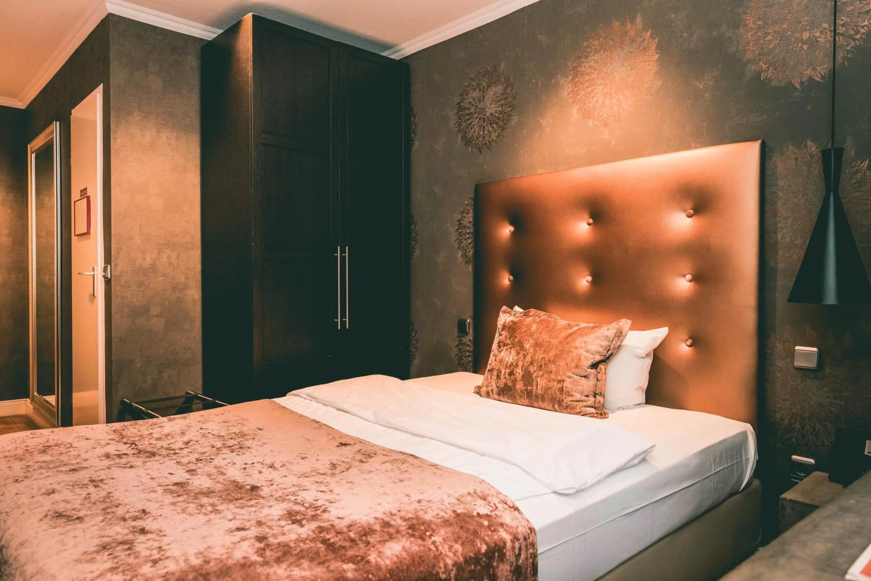 Bed in Hotel Villa Klemm - Wiesbaden City