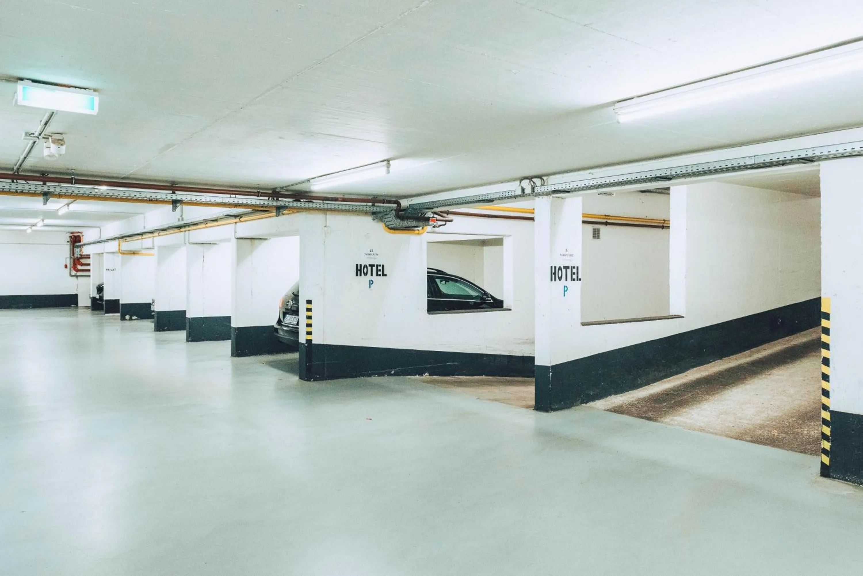 Parking in Hotel Villa Klemm - Wiesbaden City