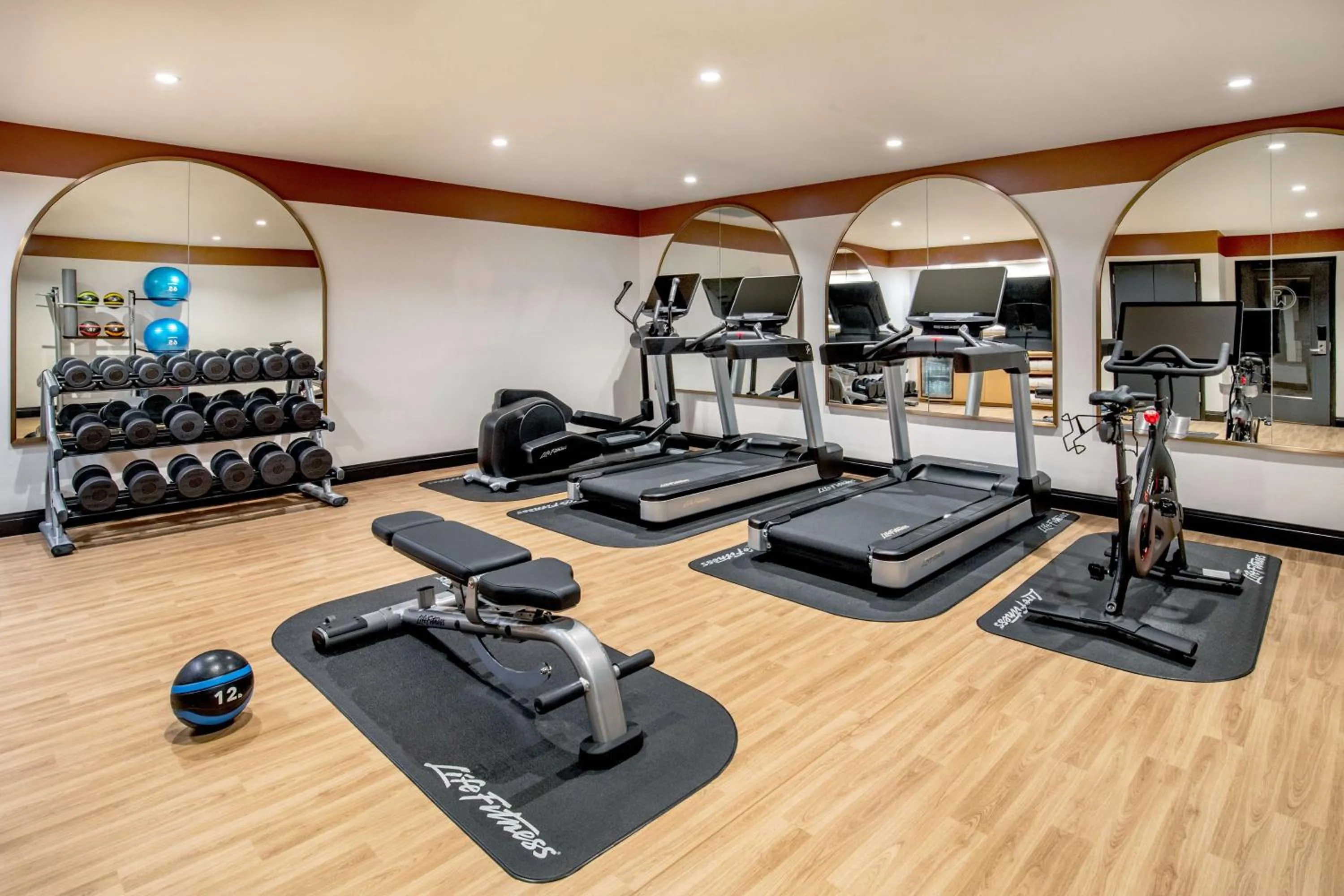 Fitness centre/facilities in Pennyweight Hotel Boston, Curio Collection by Hilton