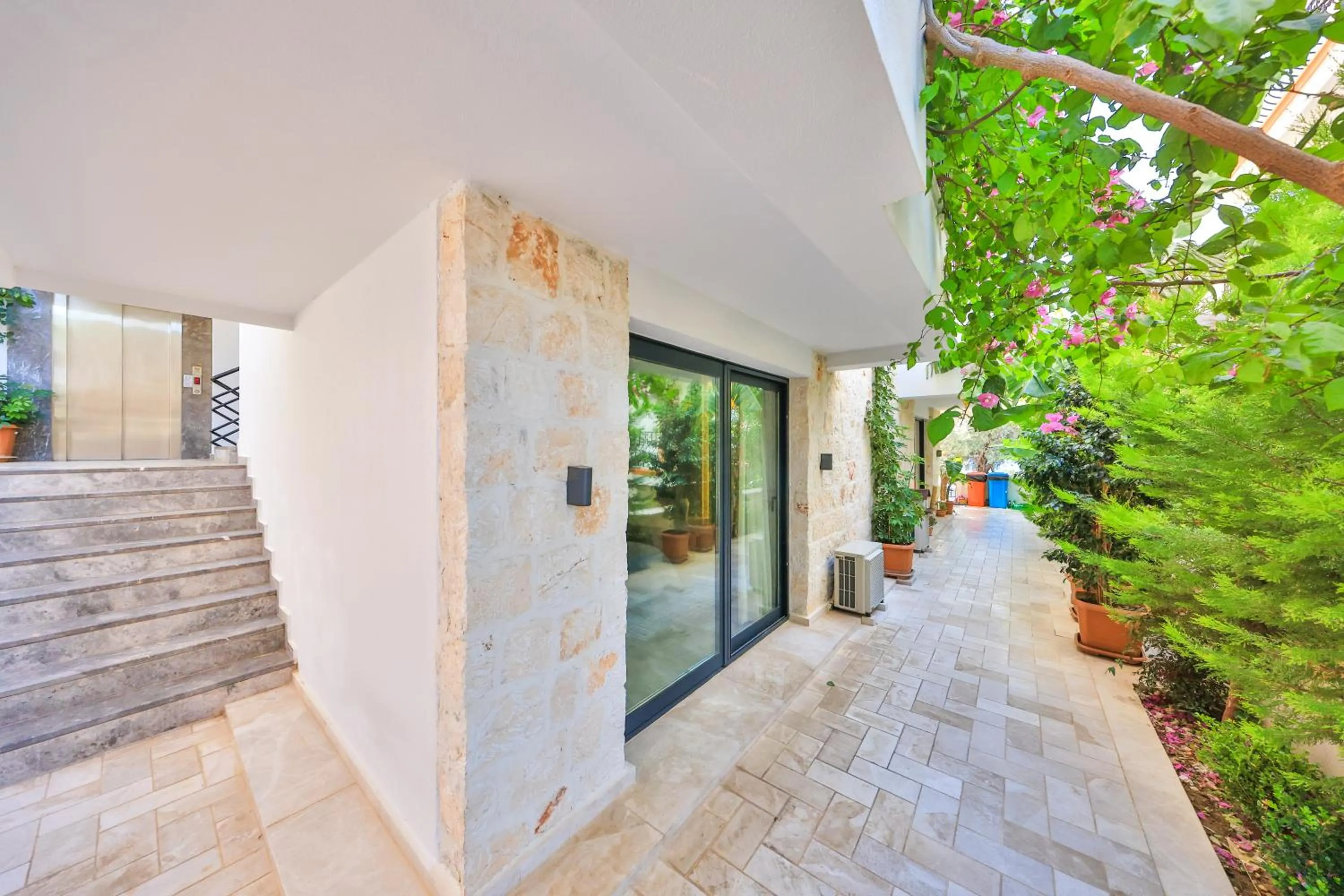 Property building in Sole Vista Homes