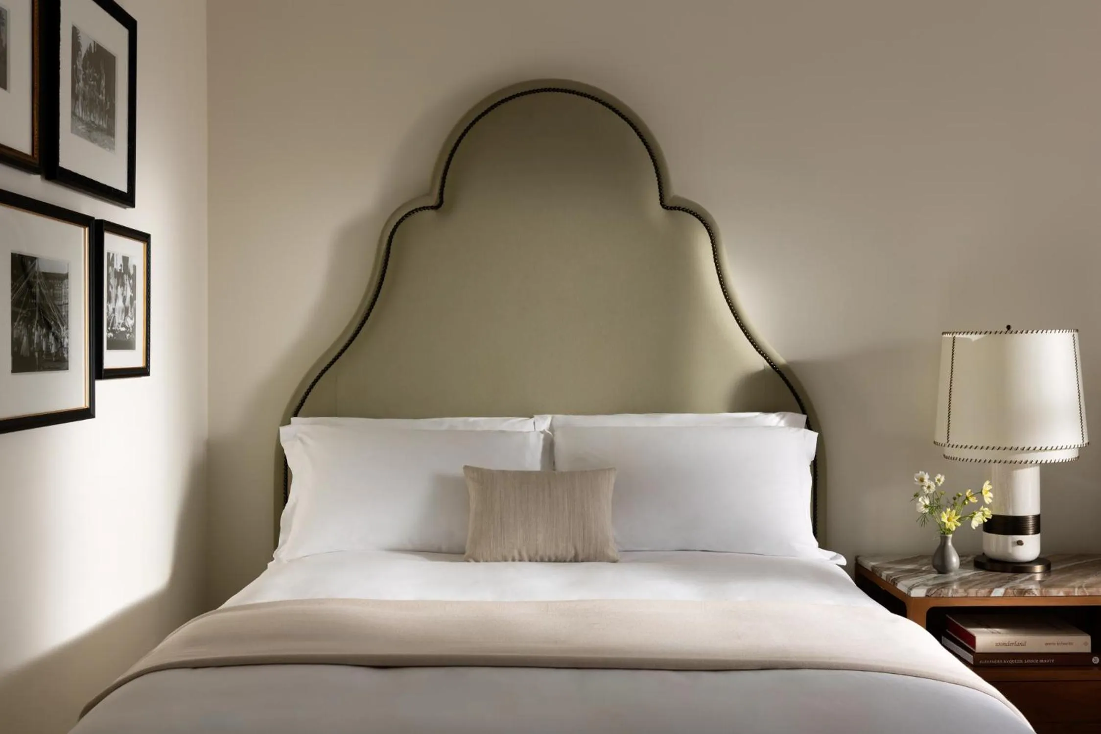 Bed in The Langham Huntington, Pasadena