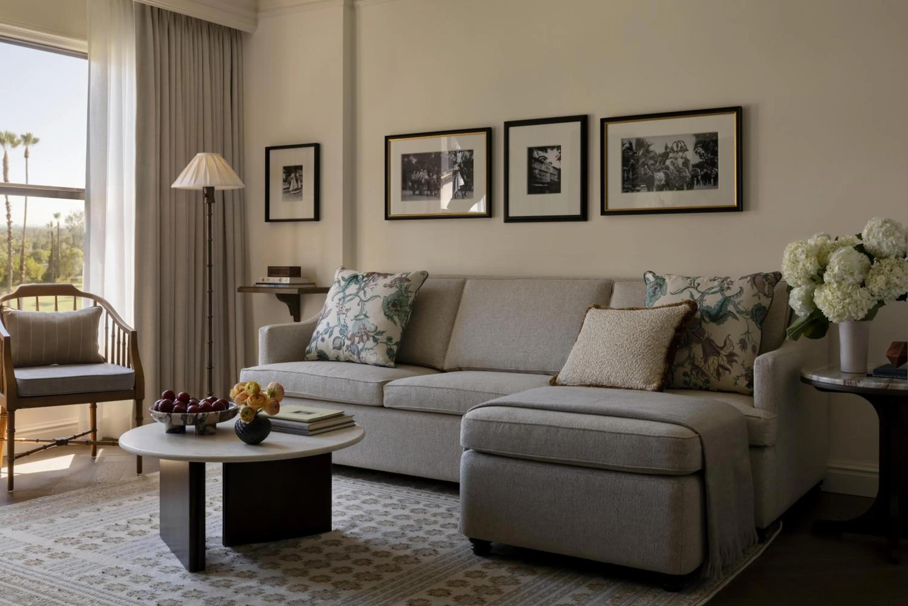 Living room in The Langham Huntington, Pasadena