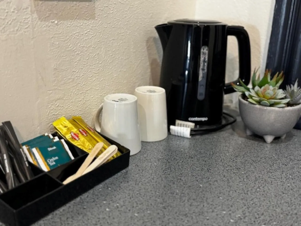 Coffee/tea facilities in Romano's Hotel & Suites Wagga Wagga