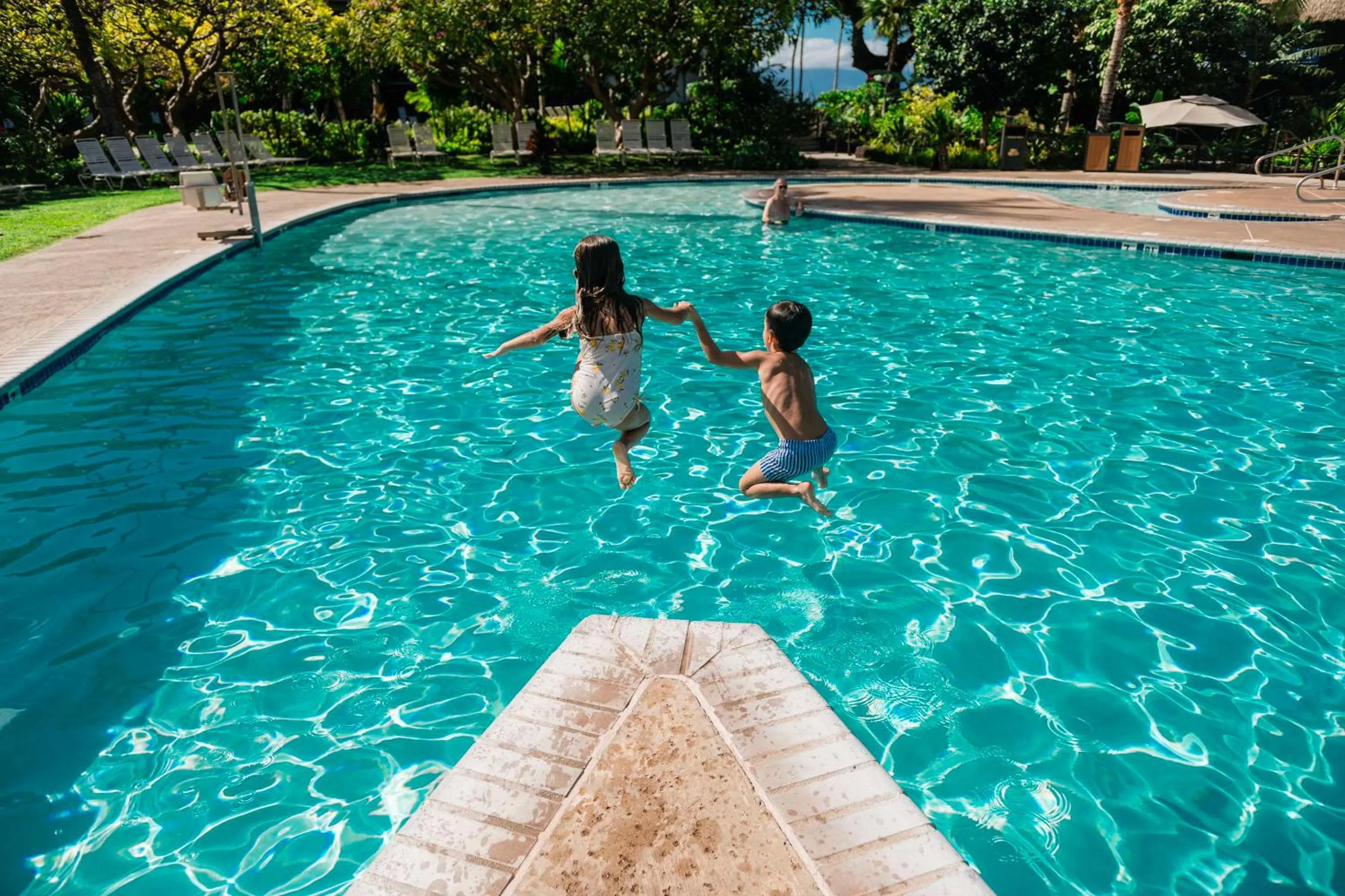 Pool view in OUTRIGGER Kāʻanapali Beach Resort