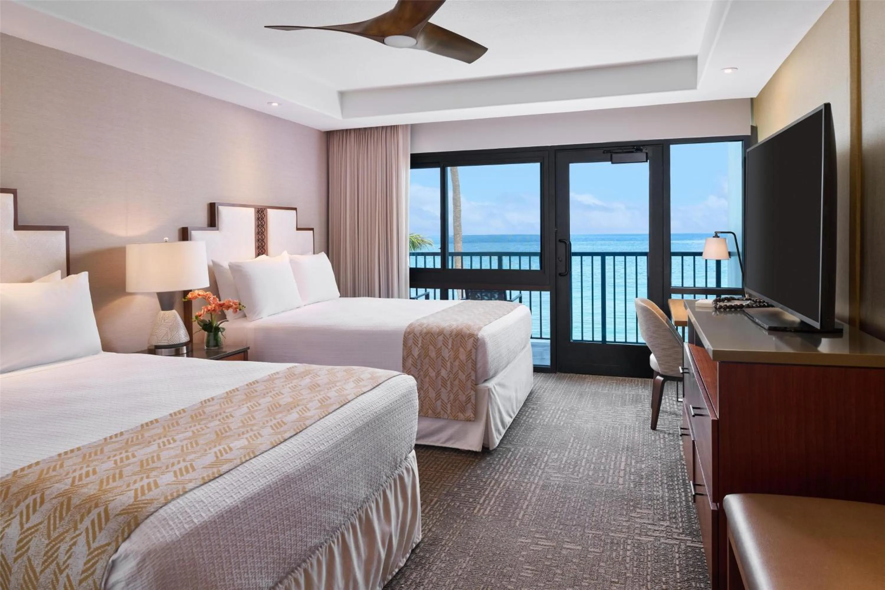 Bedroom, Bed in OUTRIGGER Kāʻanapali Beach Resort