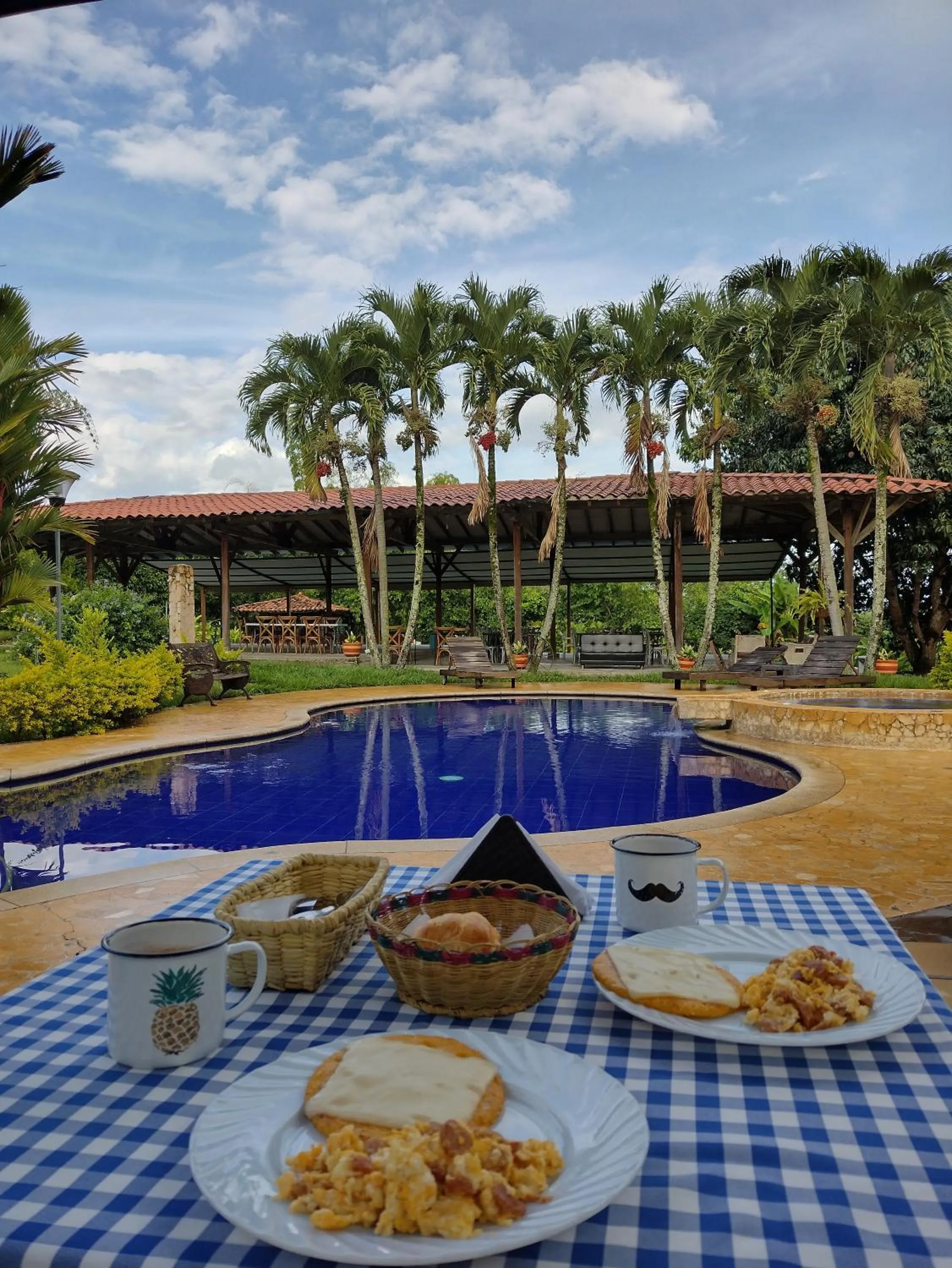 Swimming pool in Villa Juana Hotel