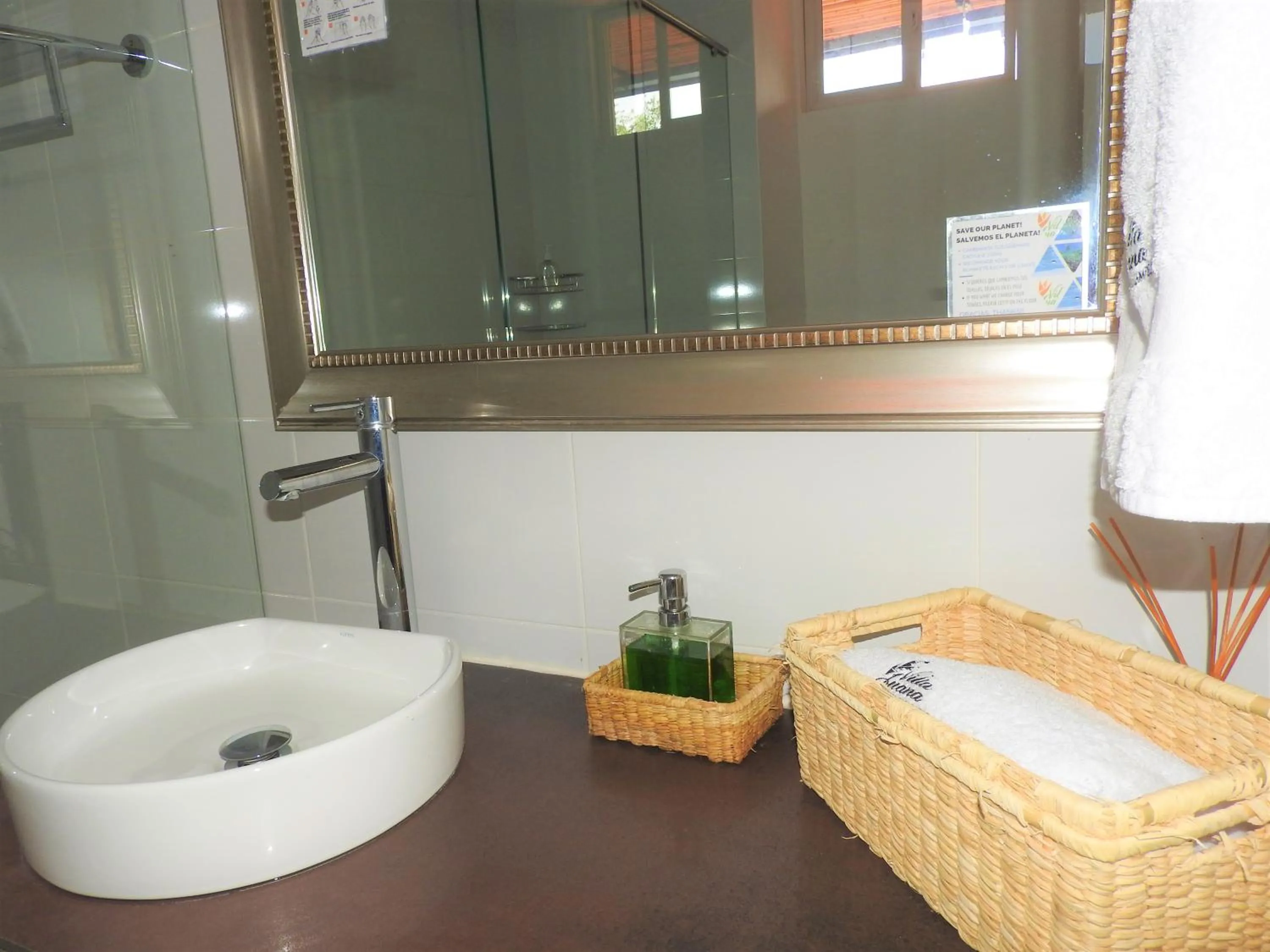 Bathroom in Villa Juana Hotel