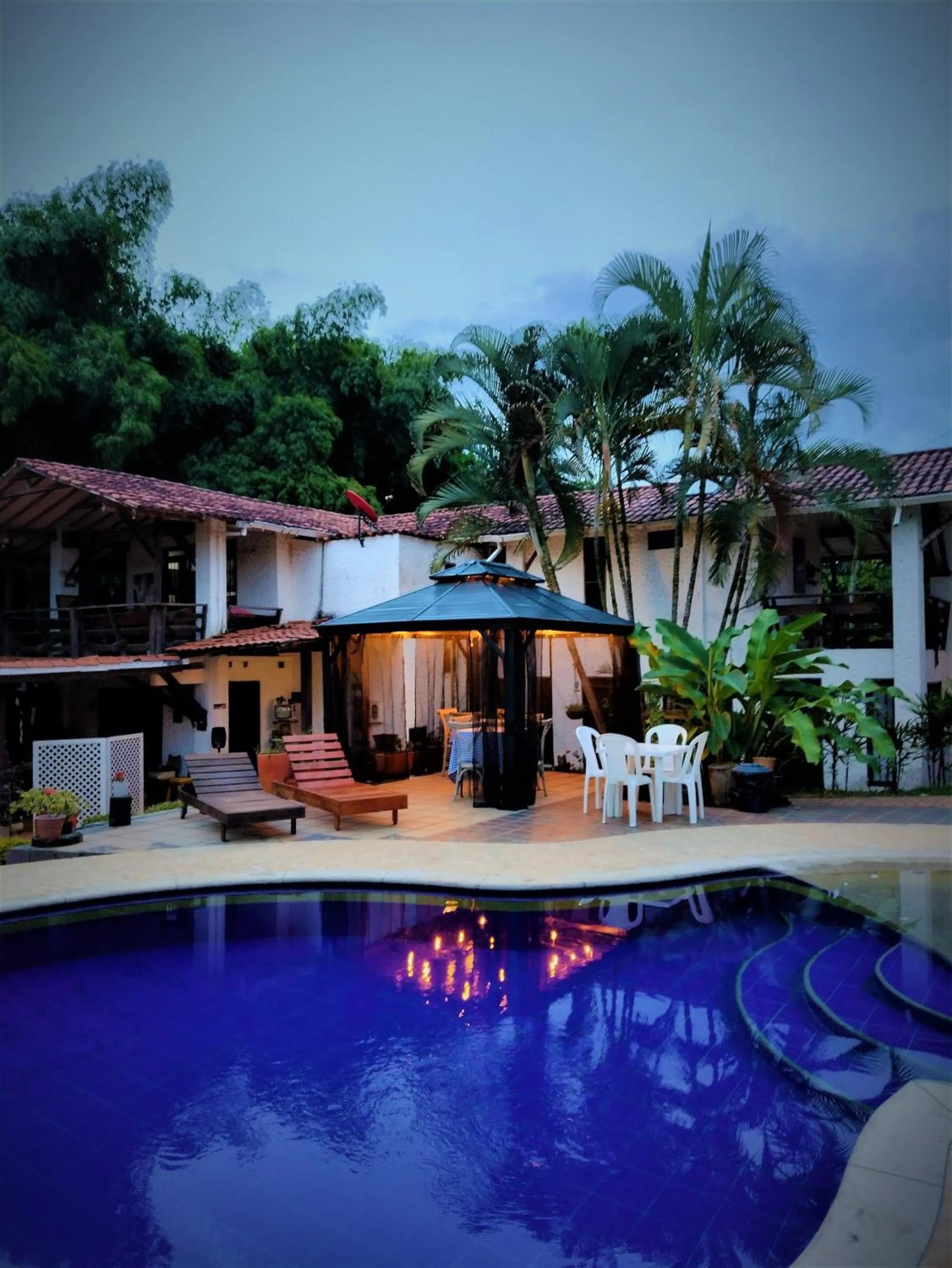 Swimming pool in Villa Juana Hotel
