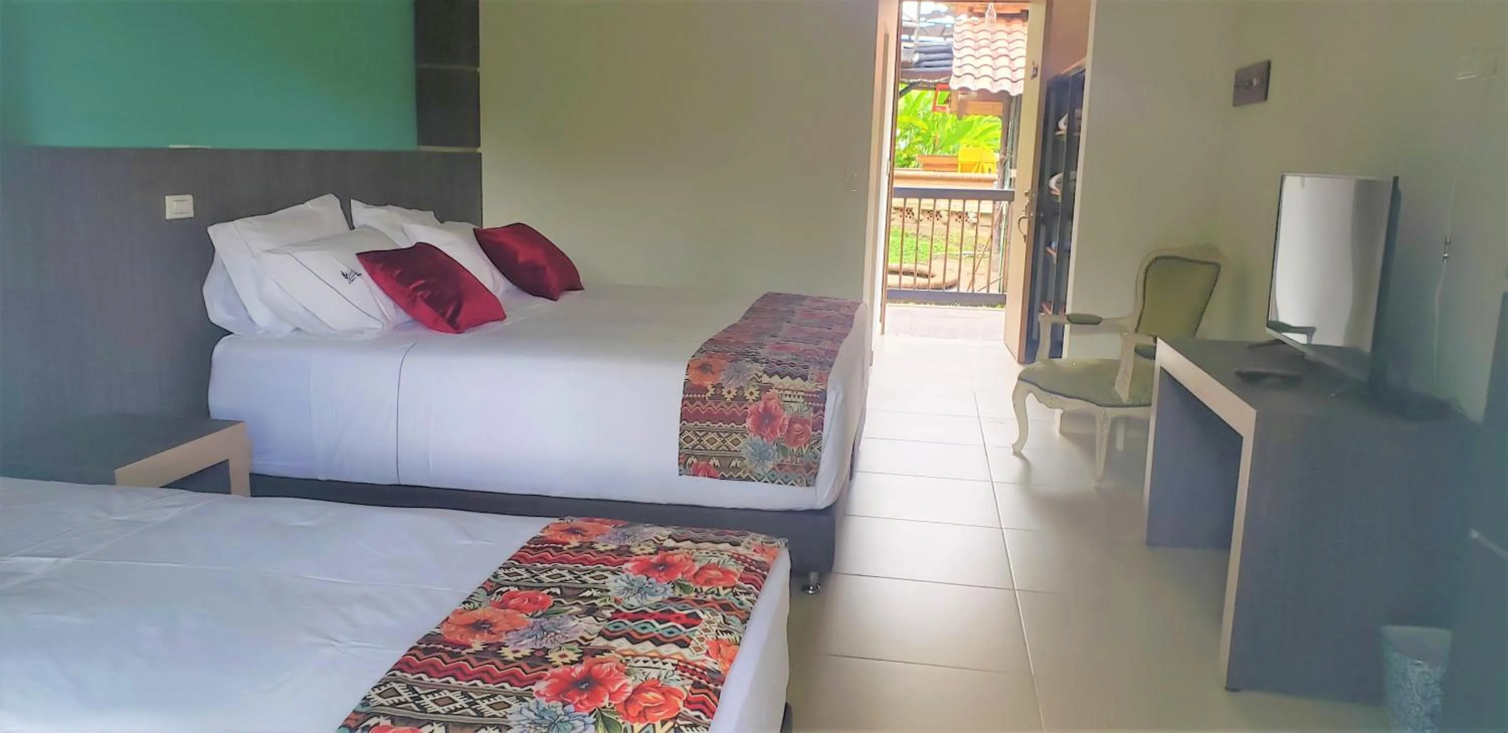 Photo of the whole room, Bed in Villa Juana Hotel