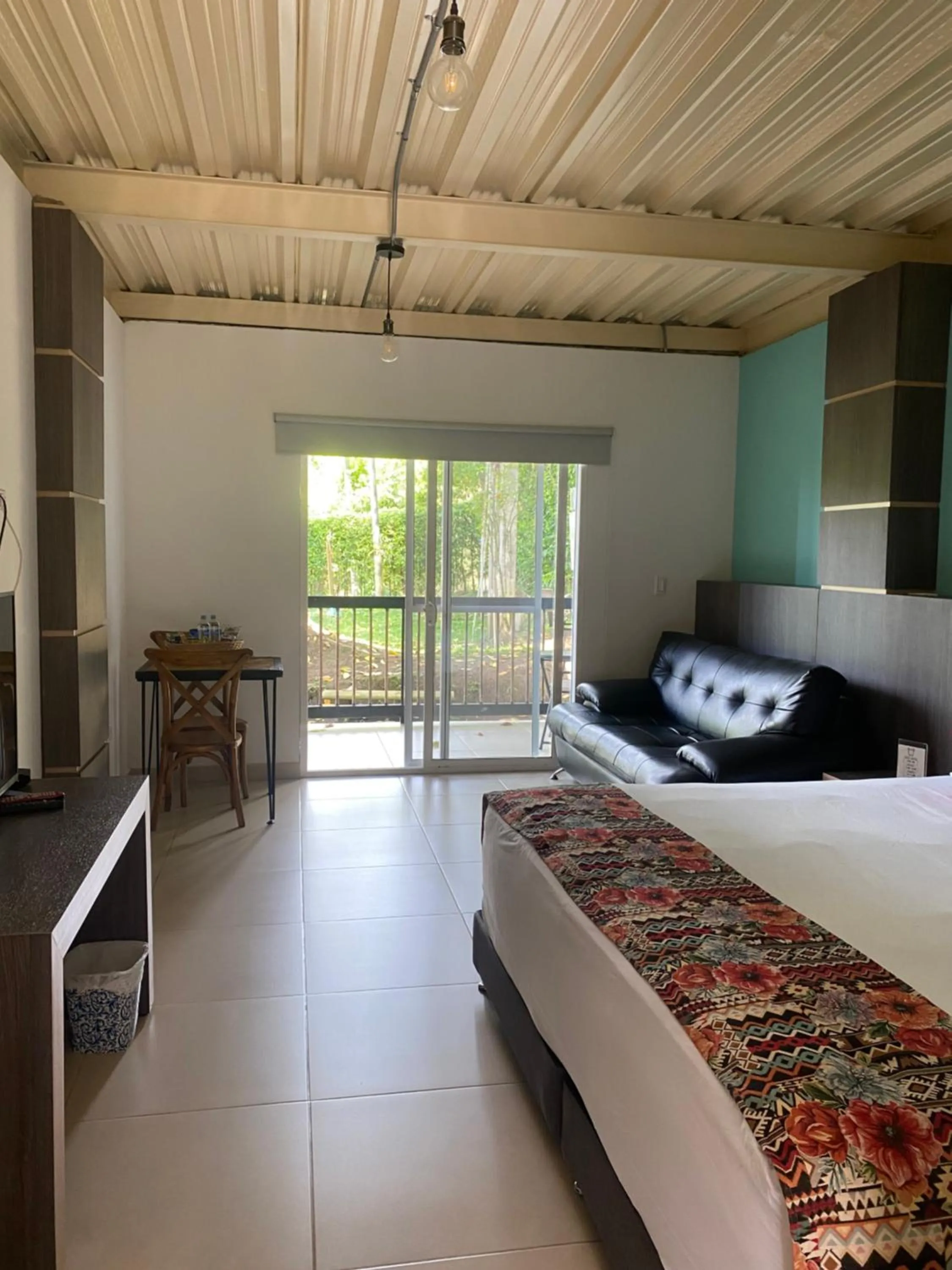 Photo of the whole room, Bed in Villa Juana Hotel