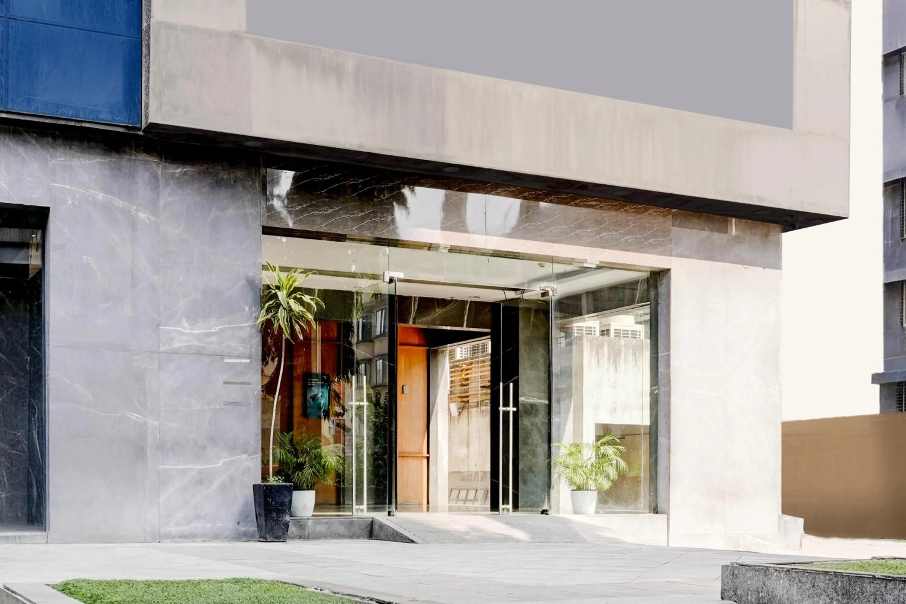 Facade/entrance in Super Townhouse PBG Mall Vashi