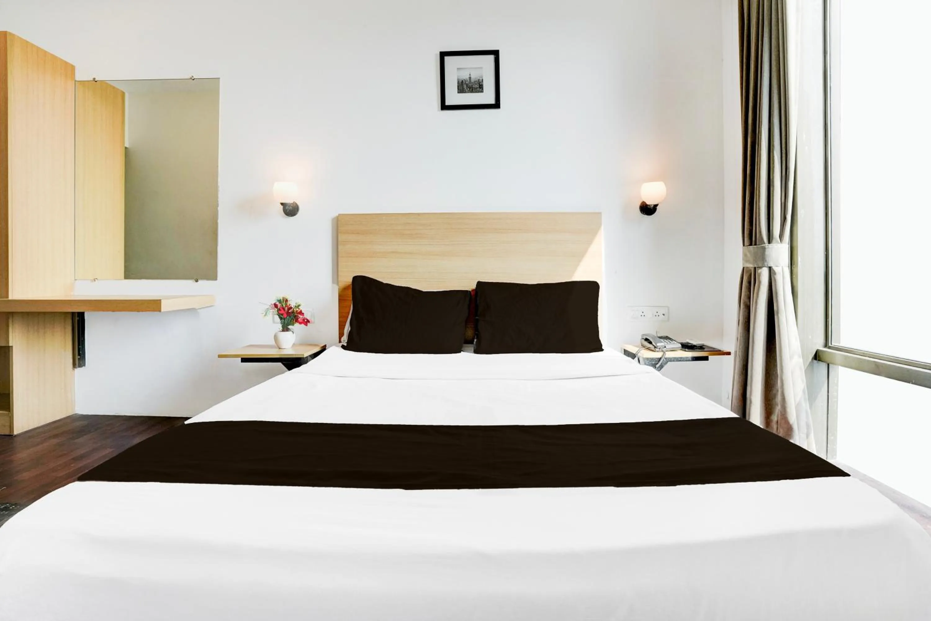 Bedroom, Bed in Super Townhouse PBG Mall Vashi