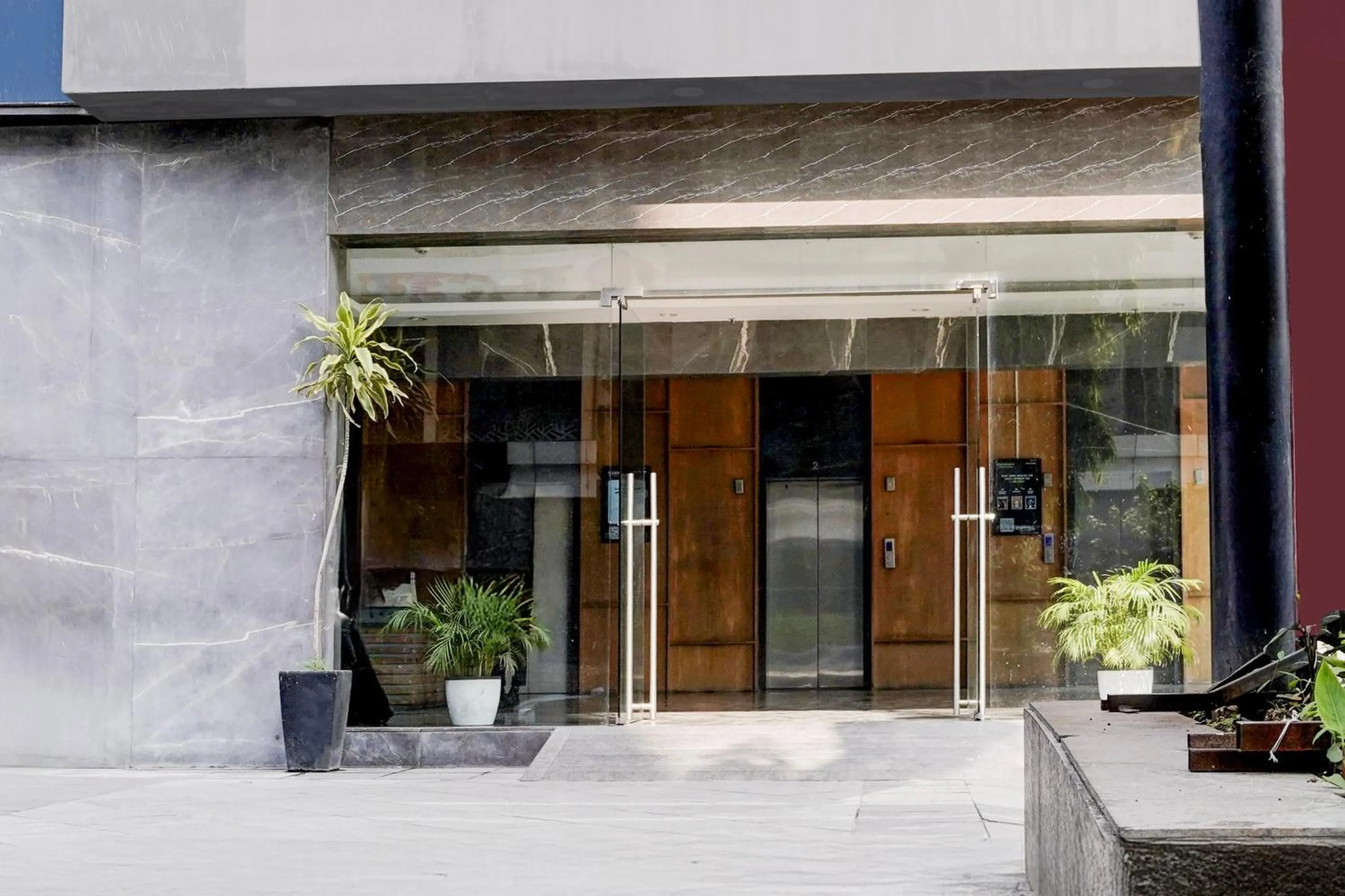 Facade/entrance in Super Townhouse PBG Mall Vashi