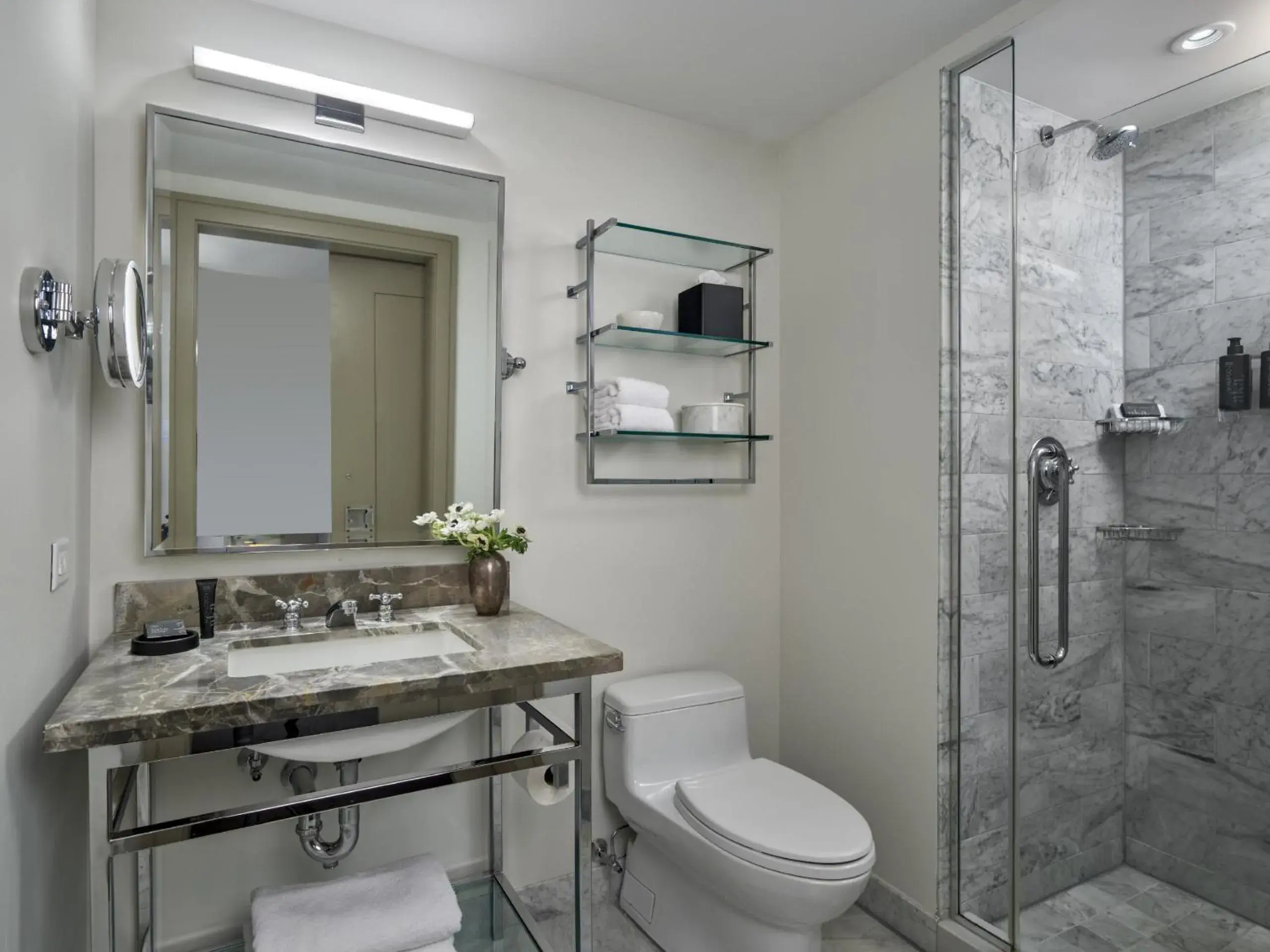 Premium King Room in Hotel AKA Boston Common Premium King Room in Hotel AKA Boston Common