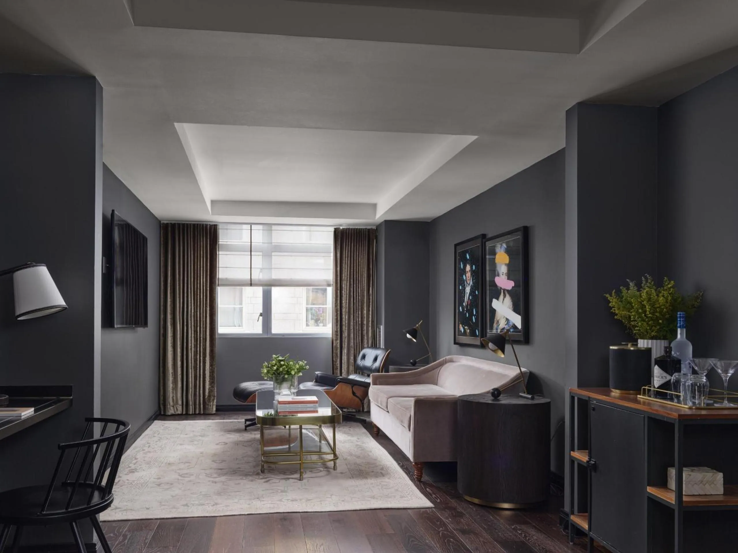 Living room, Bed in Hotel AKA Boston Common