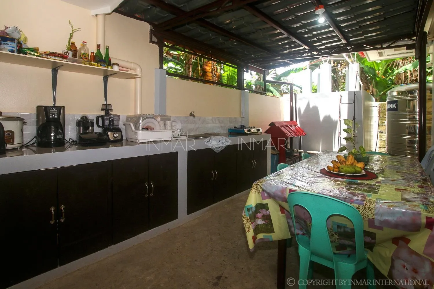 Restaurant/places to eat in AJ Residences Apartelle