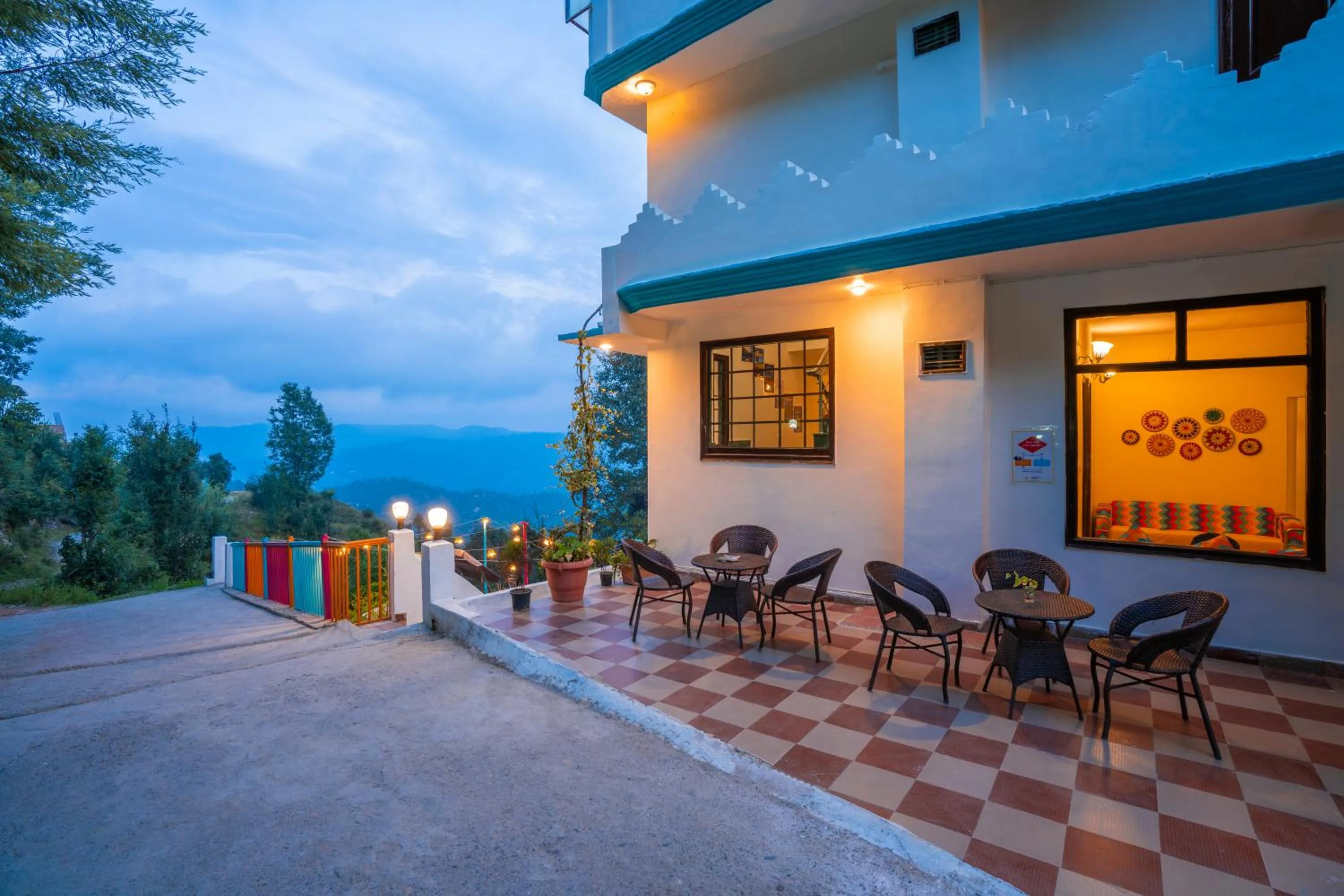 Property building in goSTOPS Mukteshwar - Private Rooms and Dorms