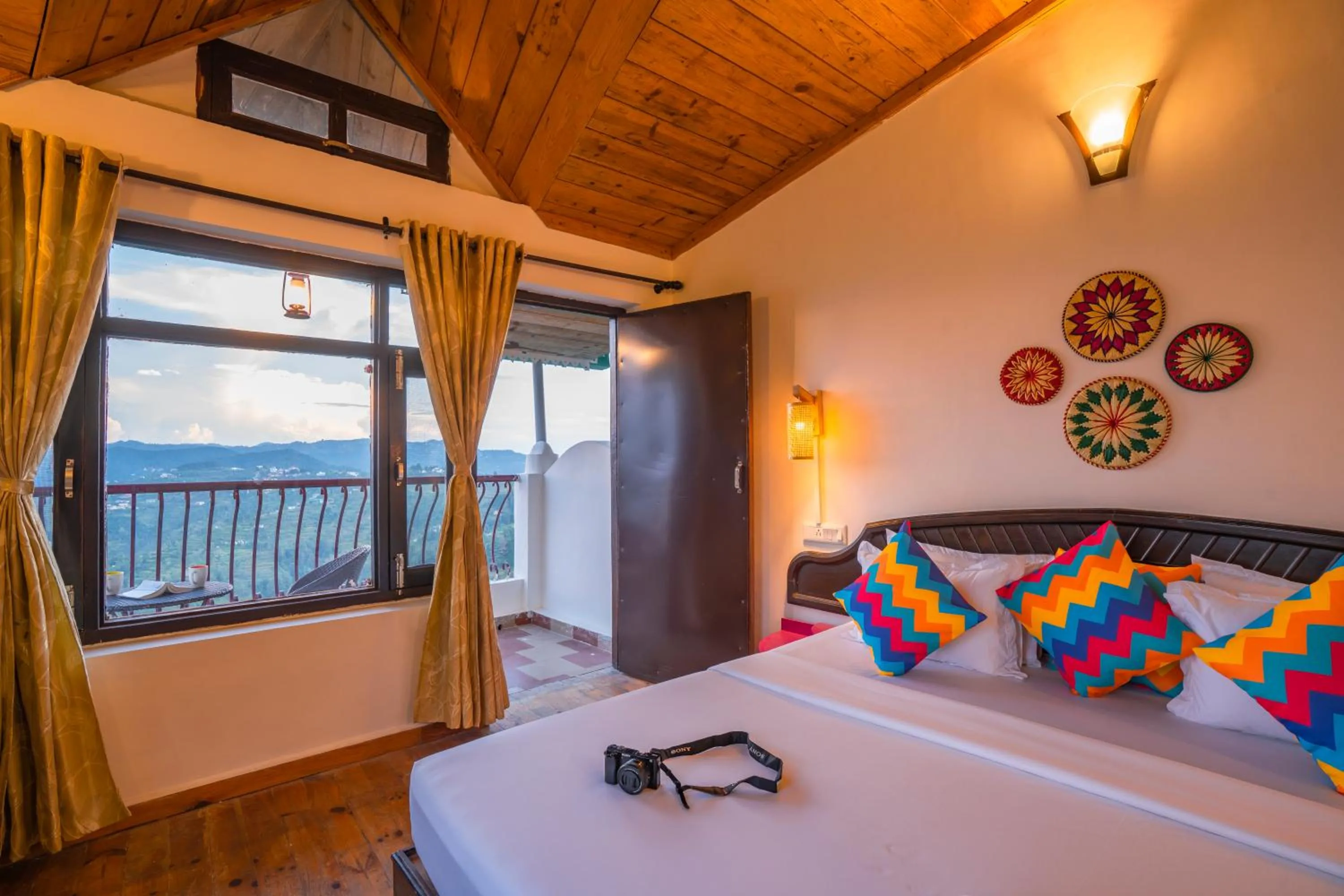 Bedroom, Bed in goSTOPS Mukteshwar - Private Rooms and Dorms