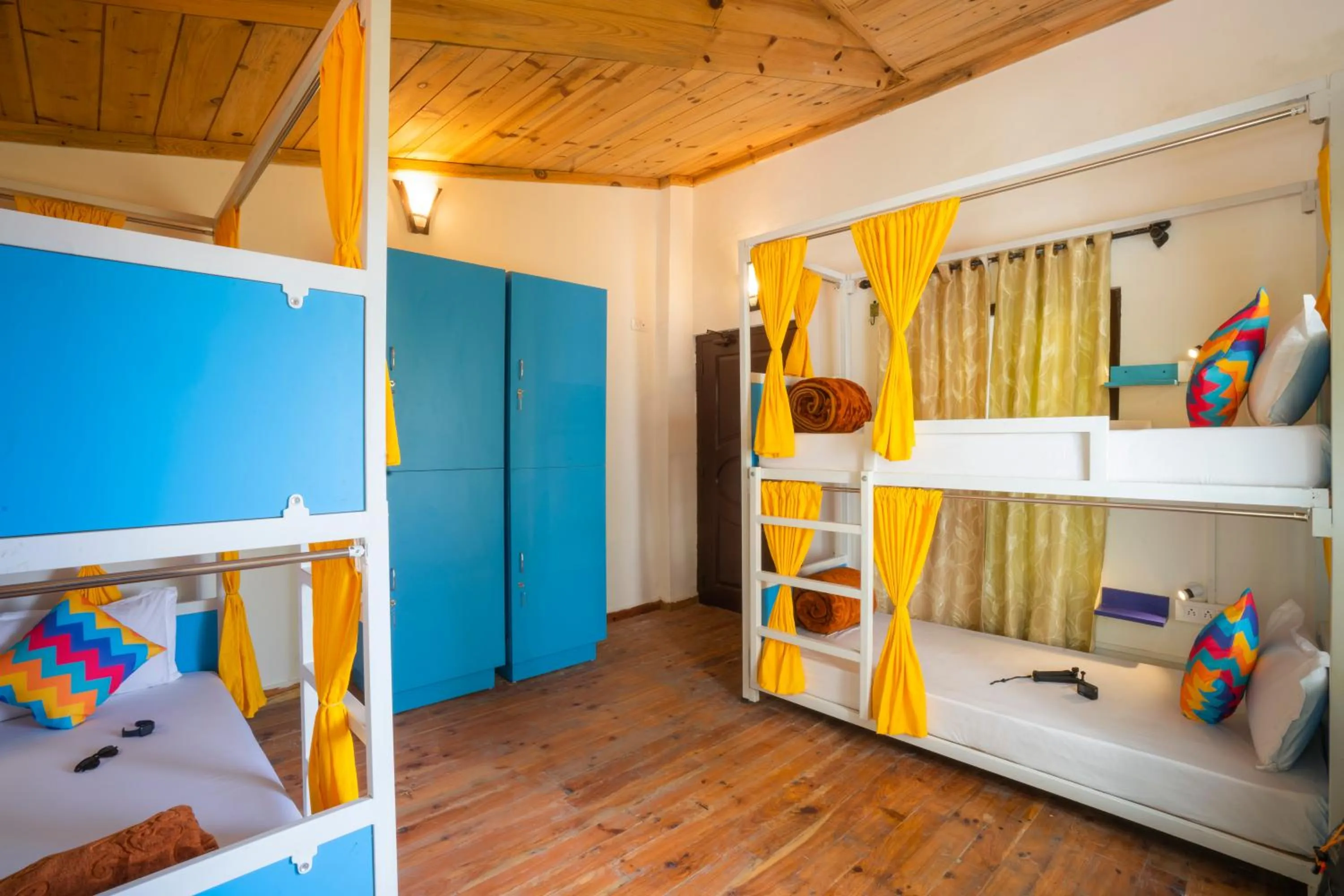bunk bed, Bed in goSTOPS Mukteshwar - Private Rooms and Dorms