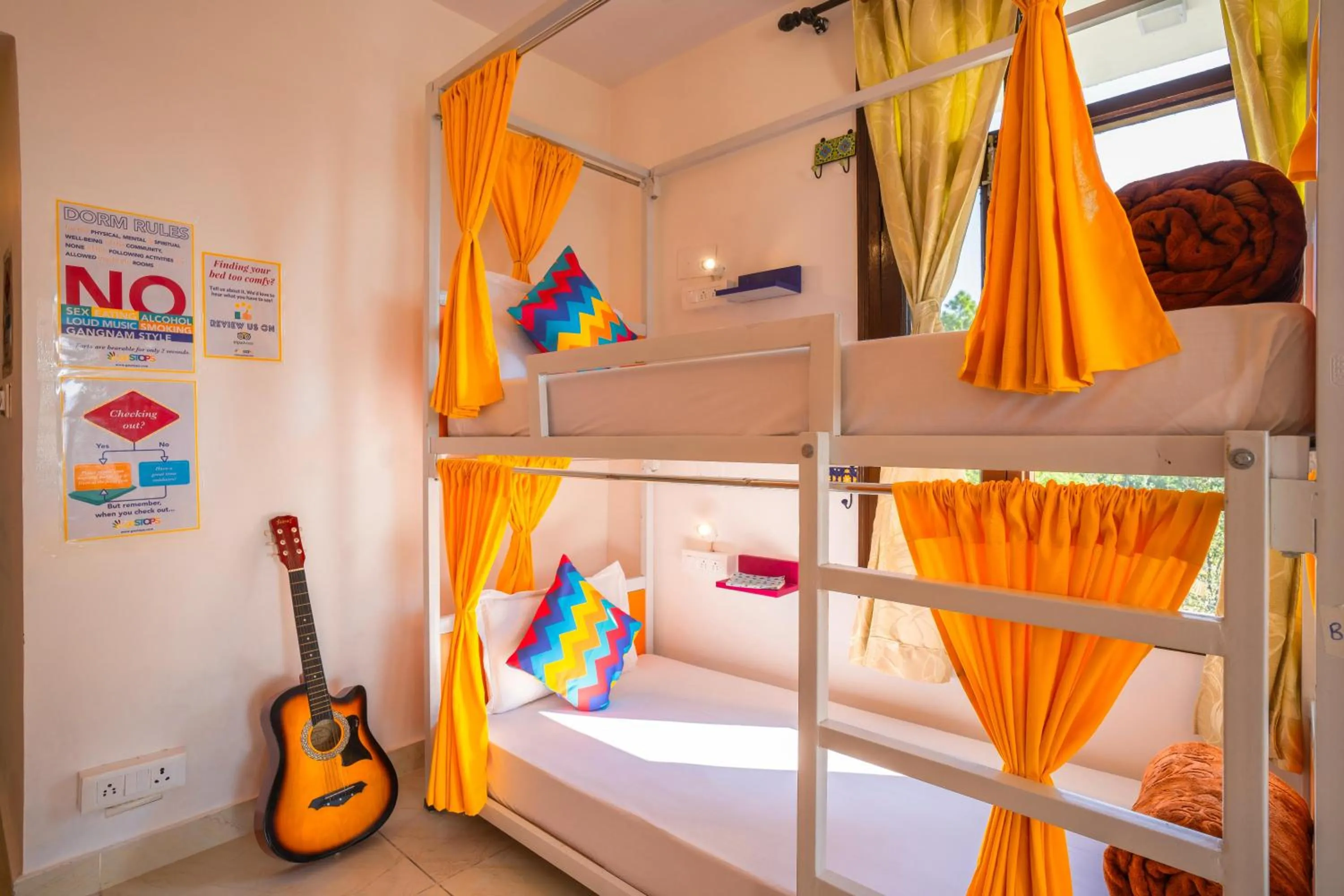 Bed in goSTOPS Mukteshwar