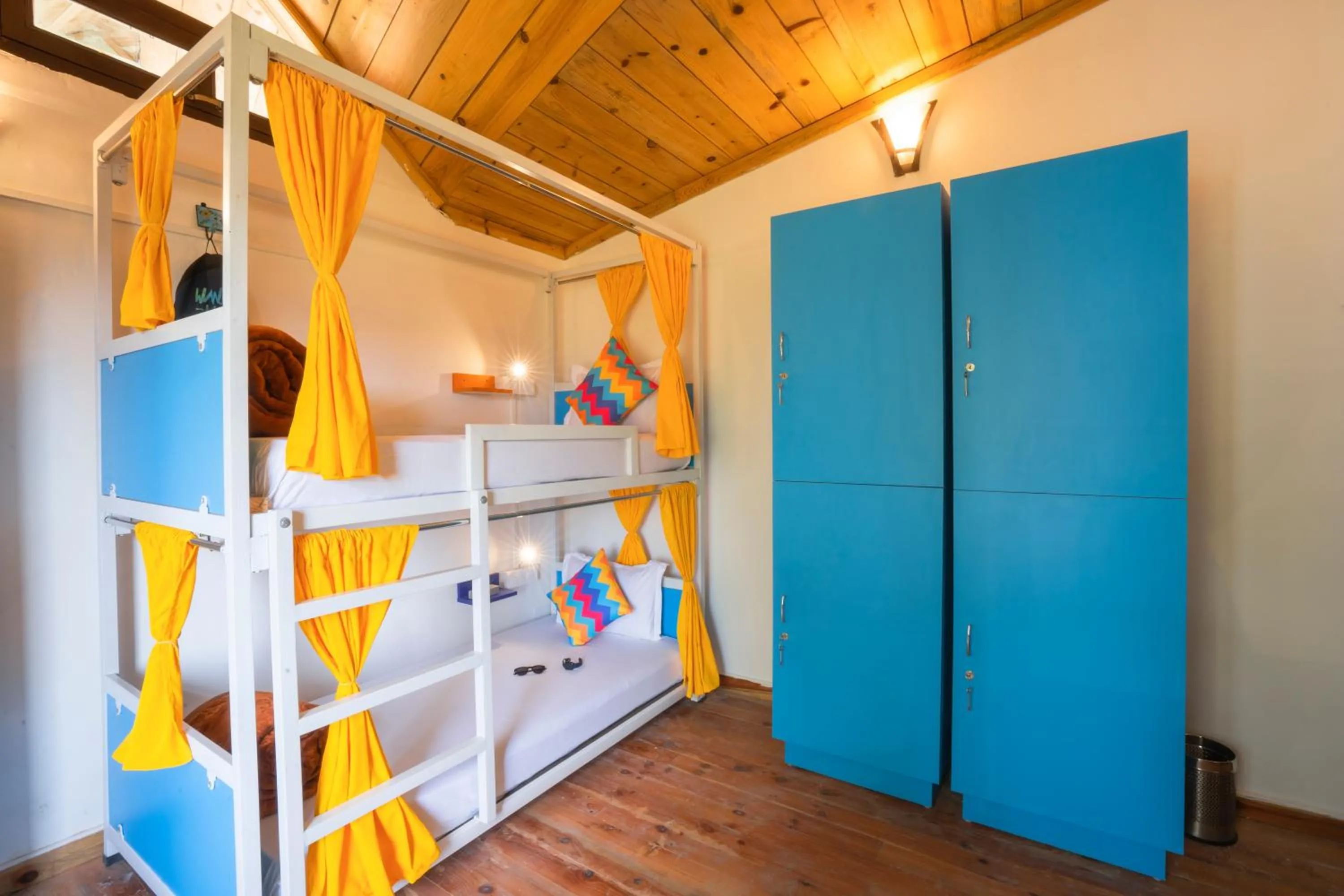 bunk bed, Bed in goSTOPS Mukteshwar - Private Rooms and Dorms