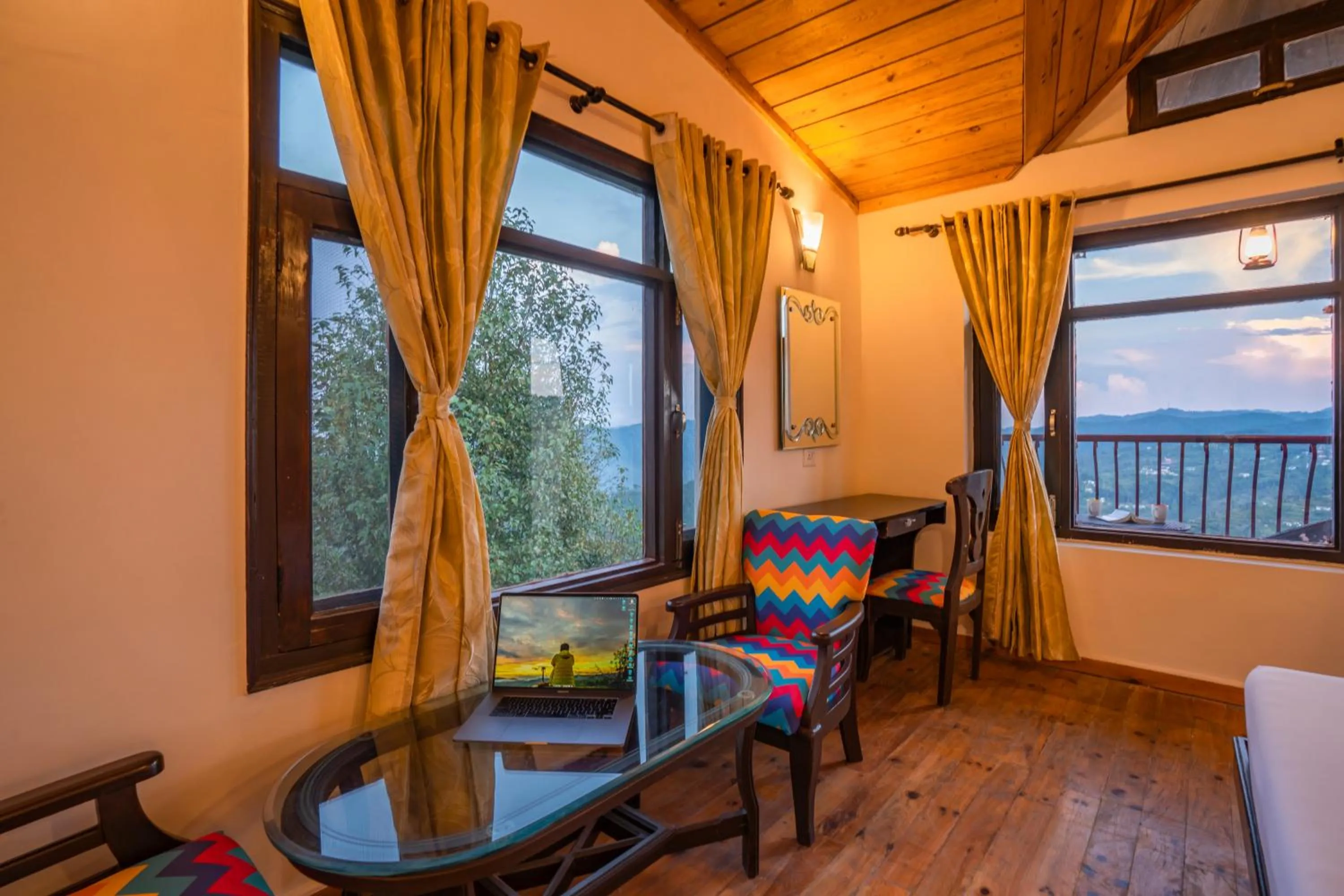 Bedroom in goSTOPS Mukteshwar - Private Rooms and Dorms