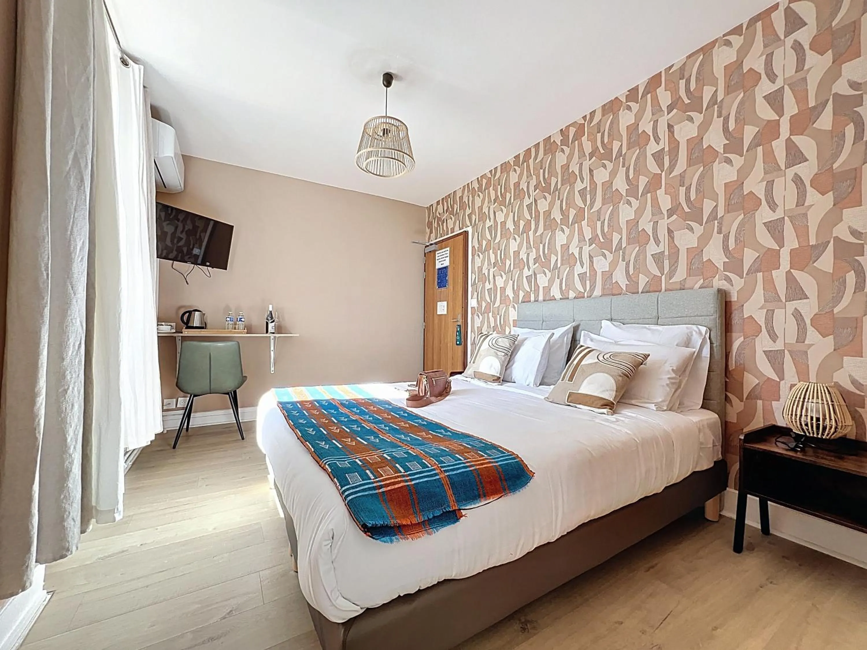 Bedroom, Bed in Auberge la musardière