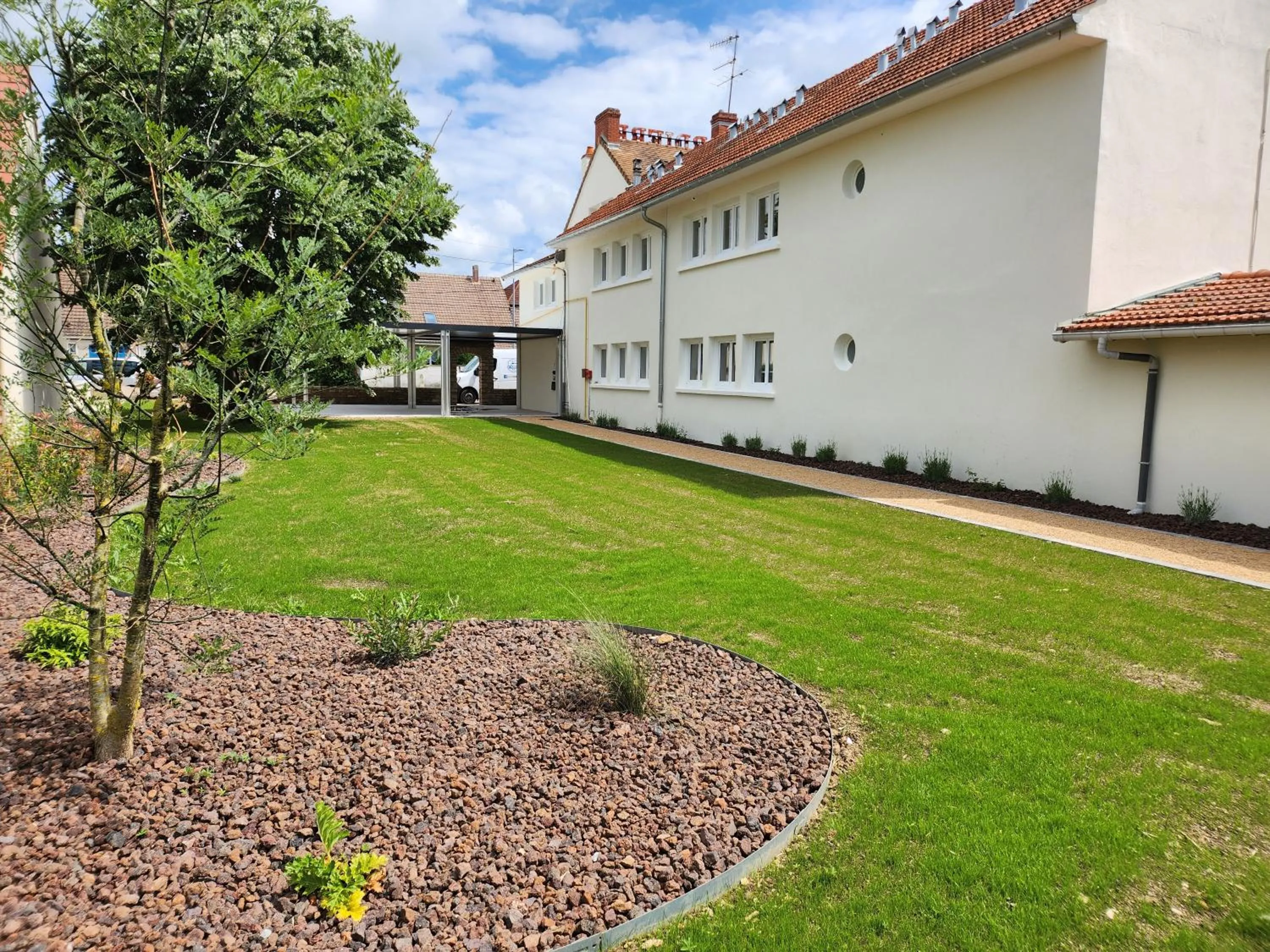Garden view in Auberge la musardière