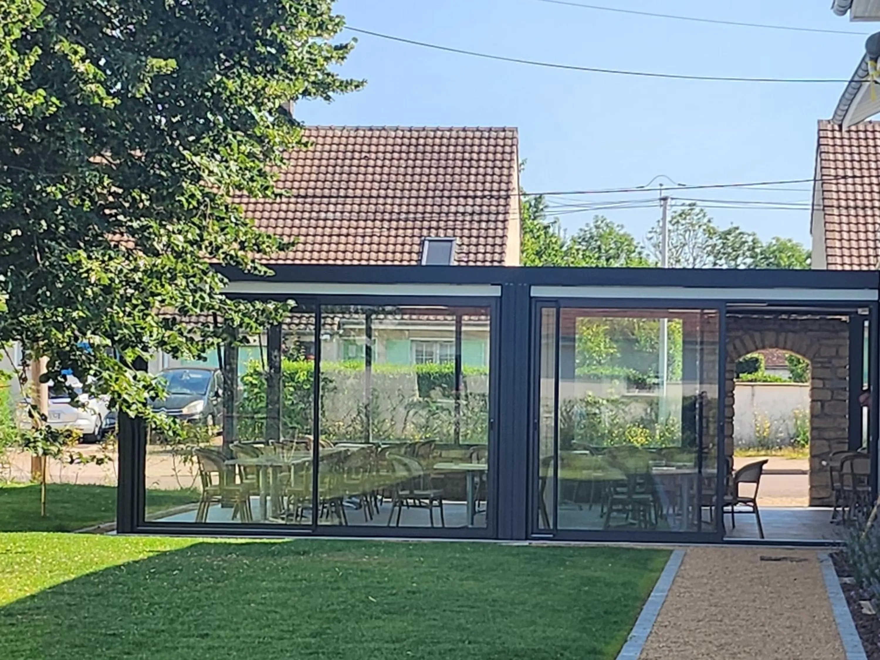 Patio in Auberge la musardière
