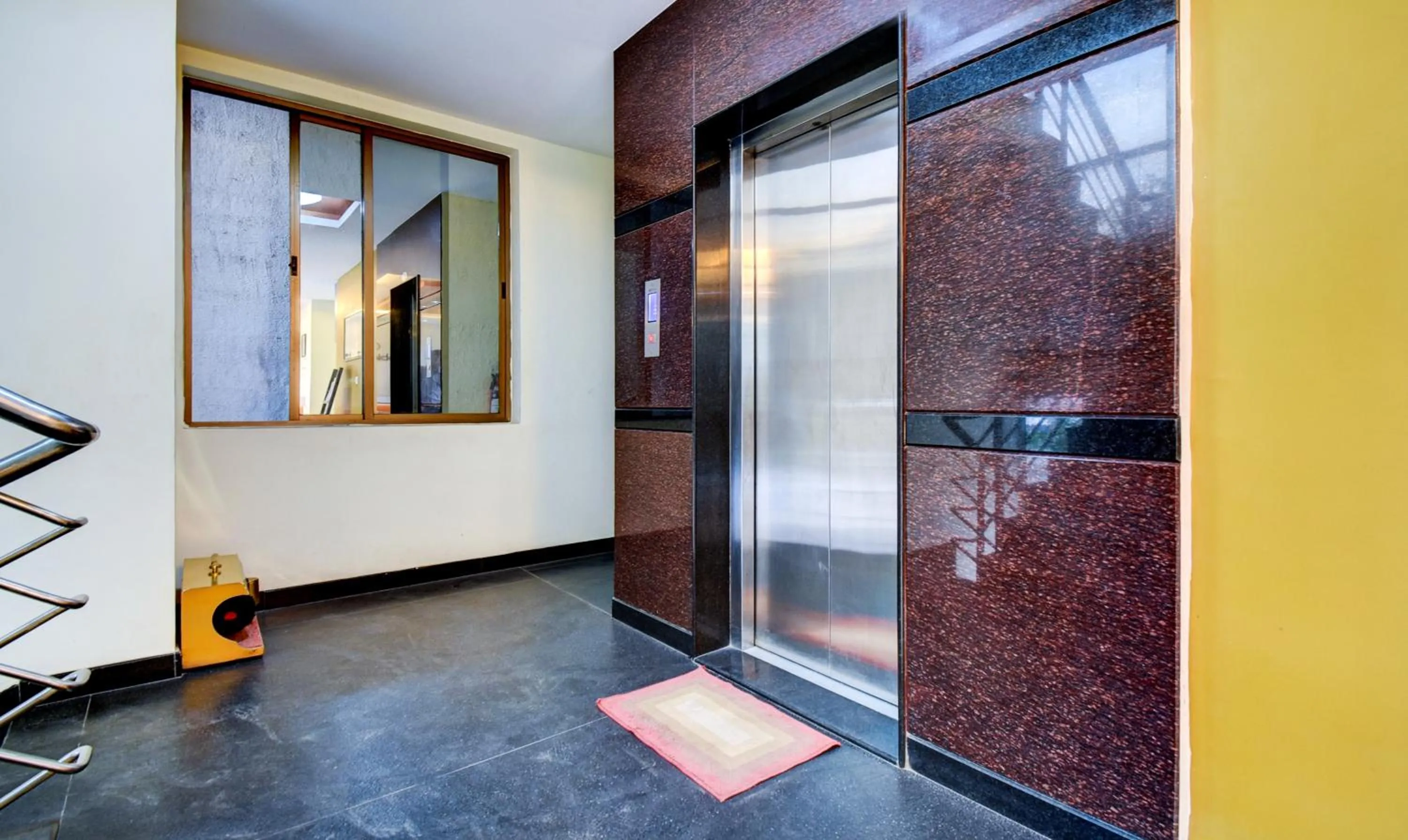 elevator in Treebo Primeland Suites