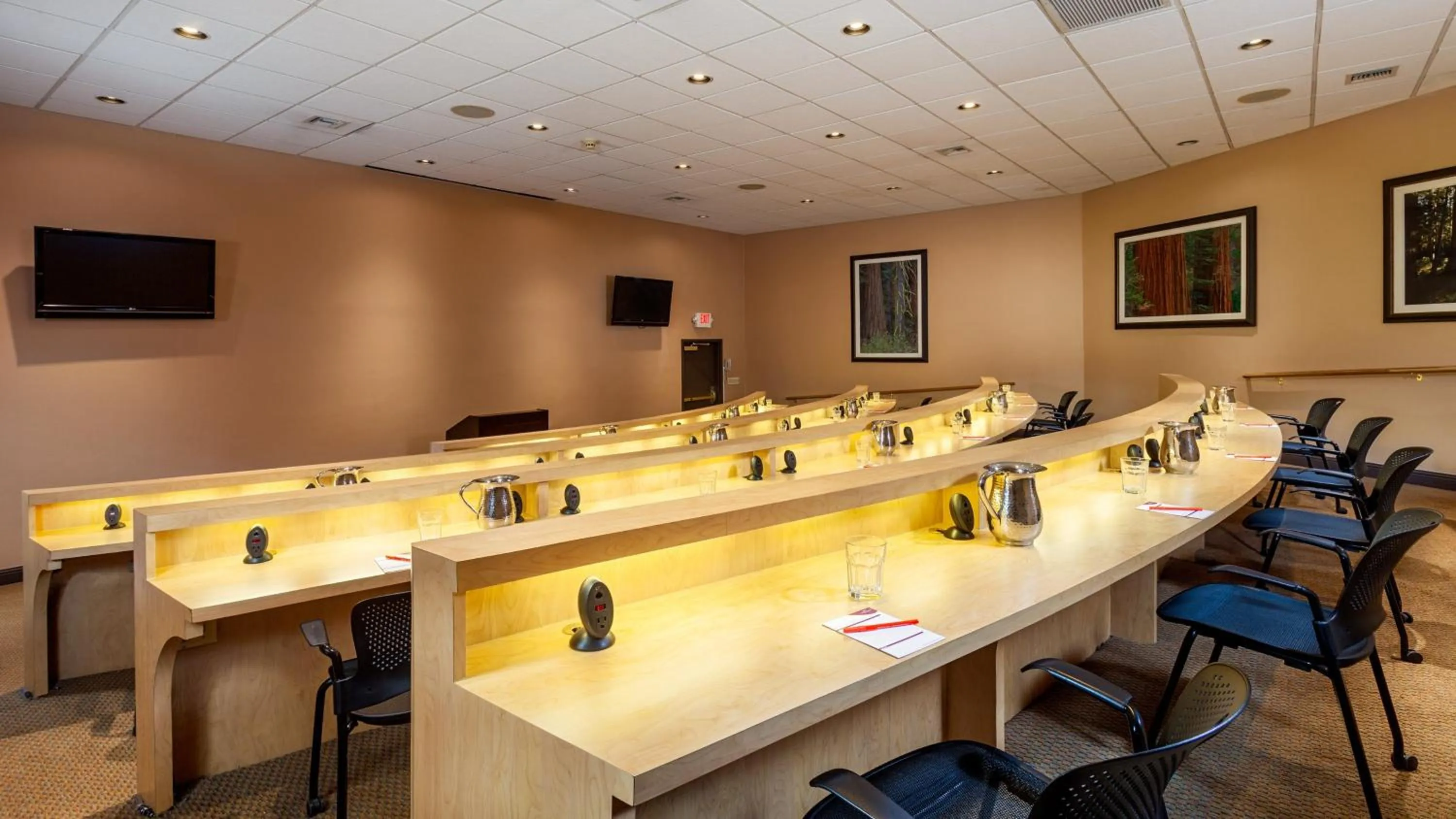 Meeting/conference room in Concord Plaza Hotel