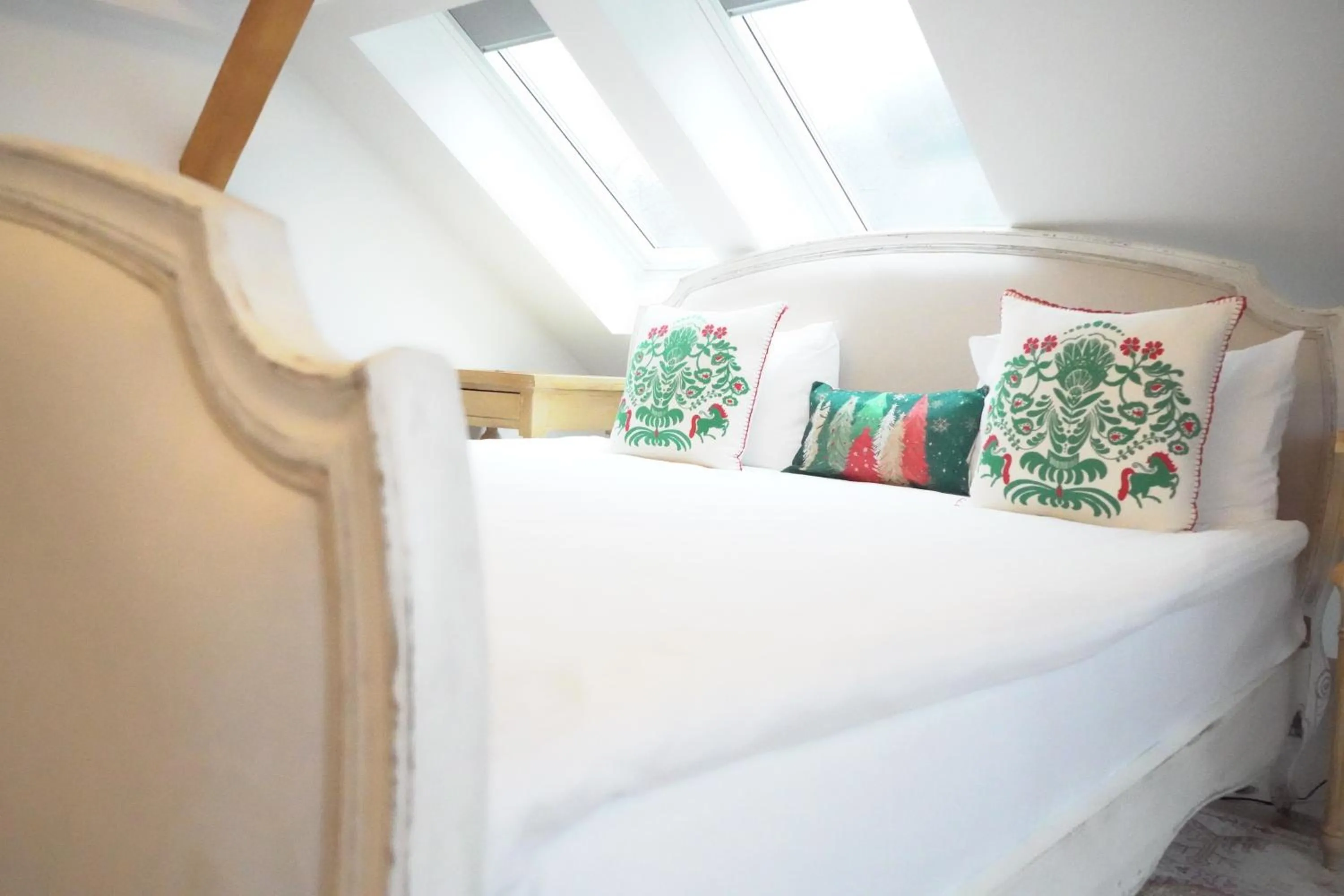 Bed in Nikolas Haus Central Location with Free Parking