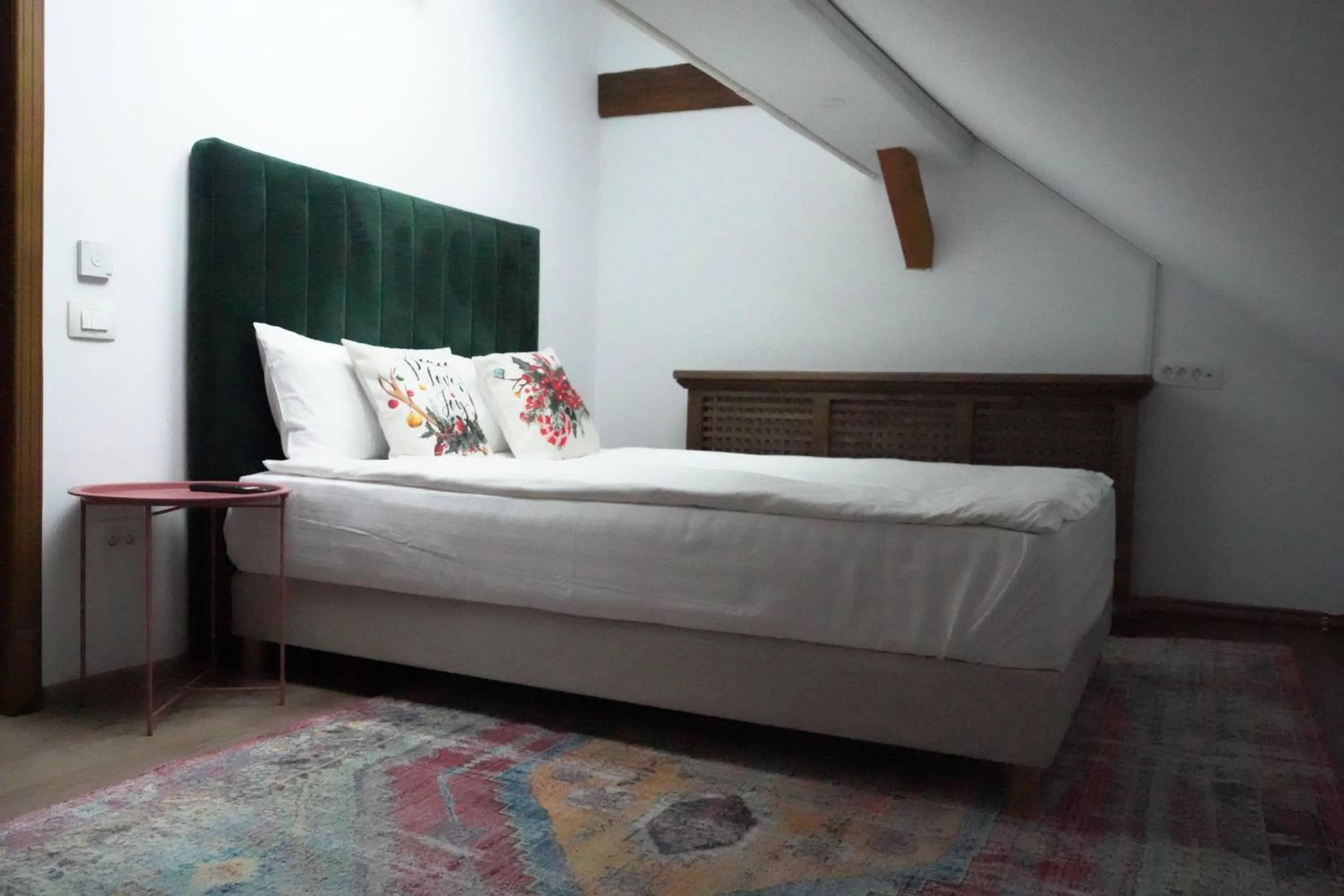 Bed in Nikolas Haus Central Location with Free Parking