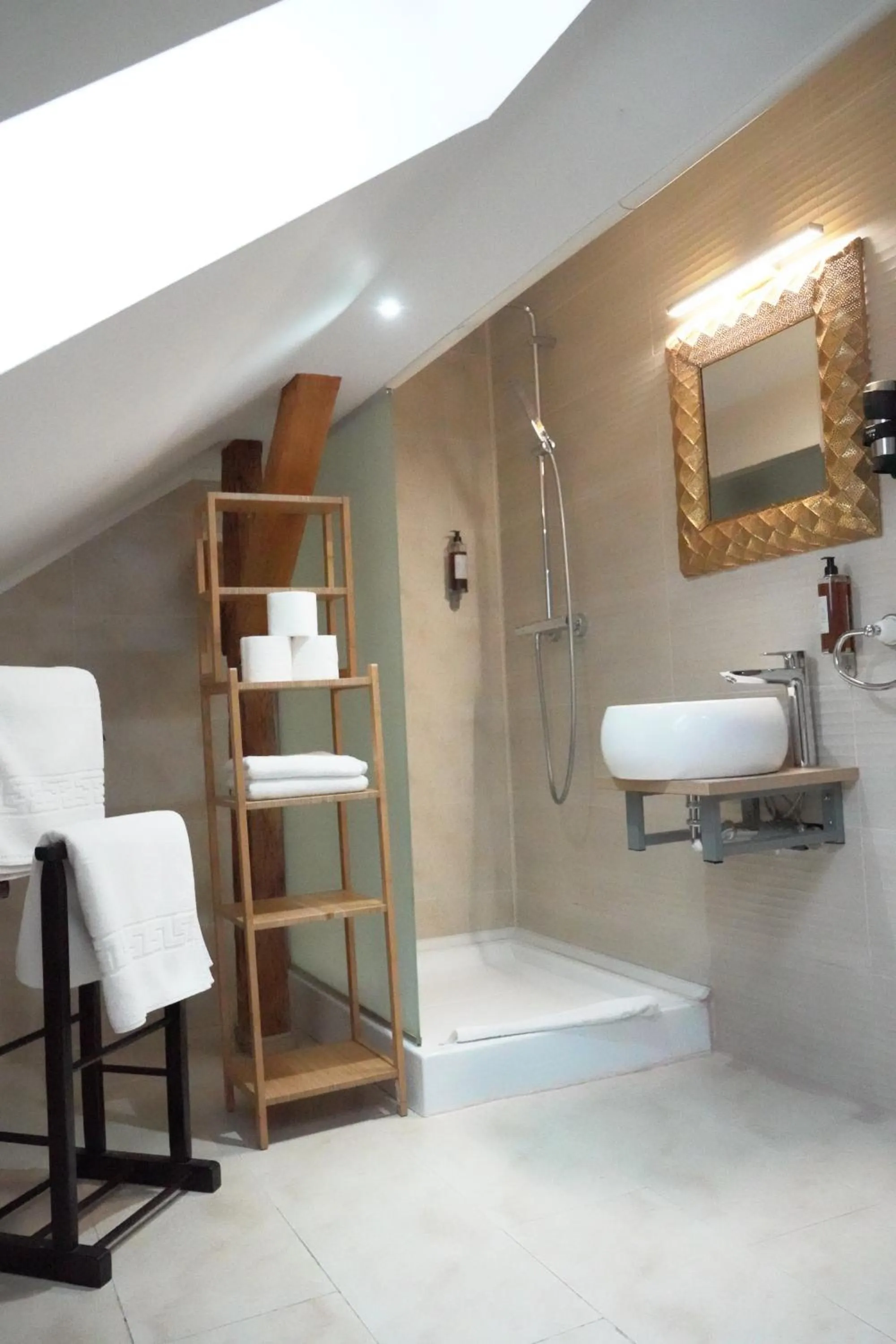 Nikolas Haus Central Location with Free Parking