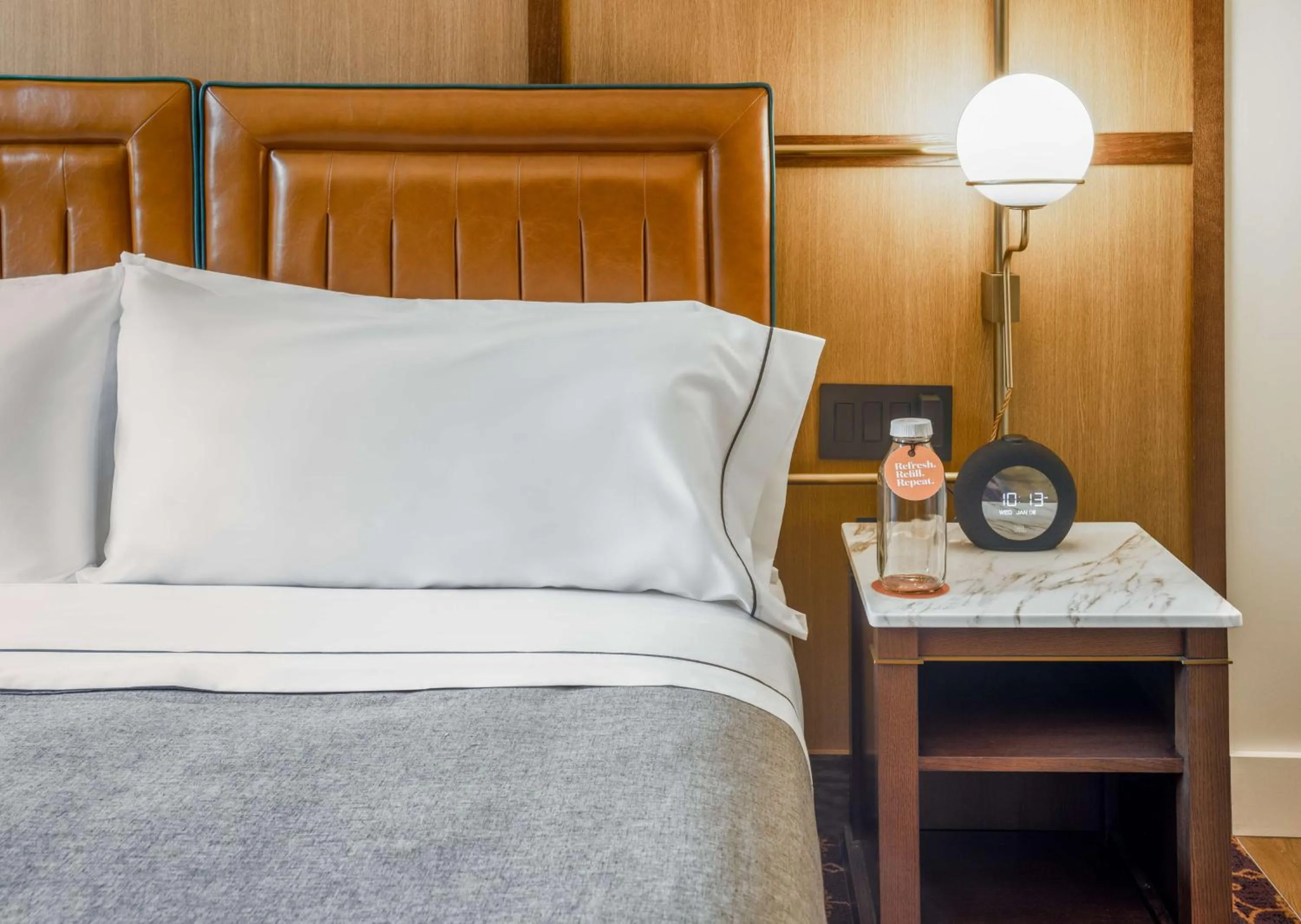 Bed in Canopy By Hilton Chicago Central Loop