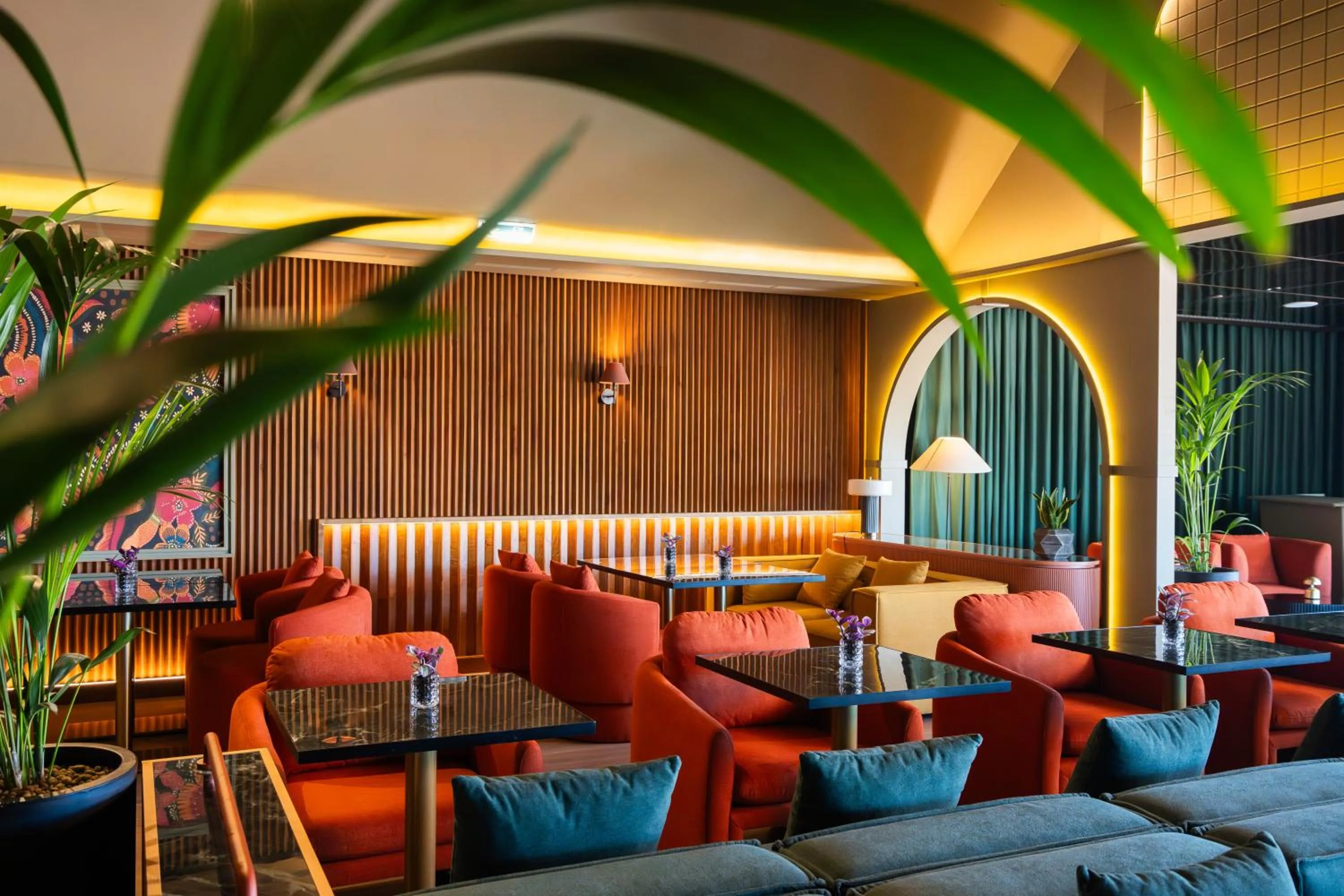 Lounge or bar in Hilton Porto Gaia