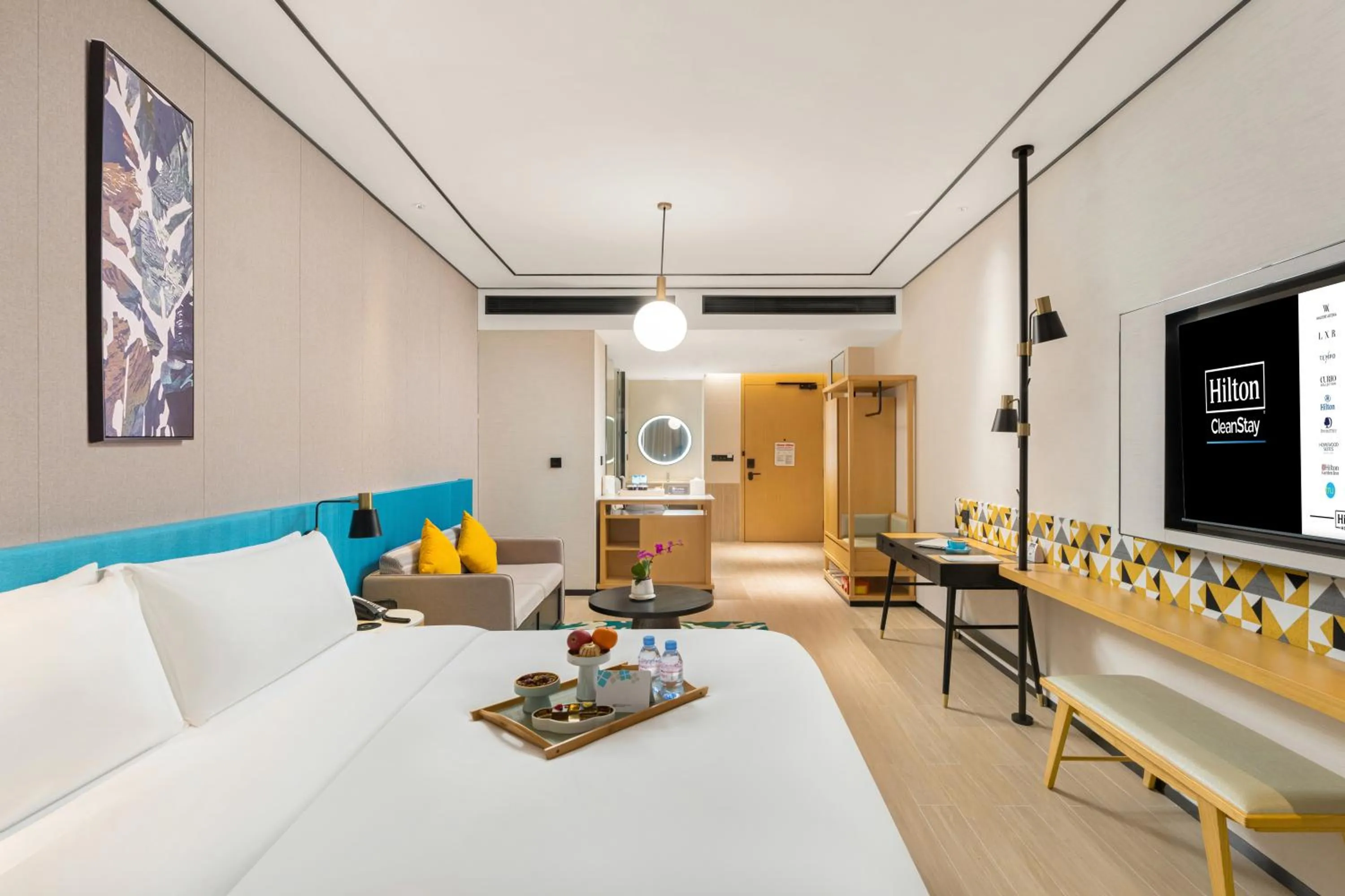 View (from property/room), Bed in Hilton Garden Inn Shenzhen Nanshan Avenue