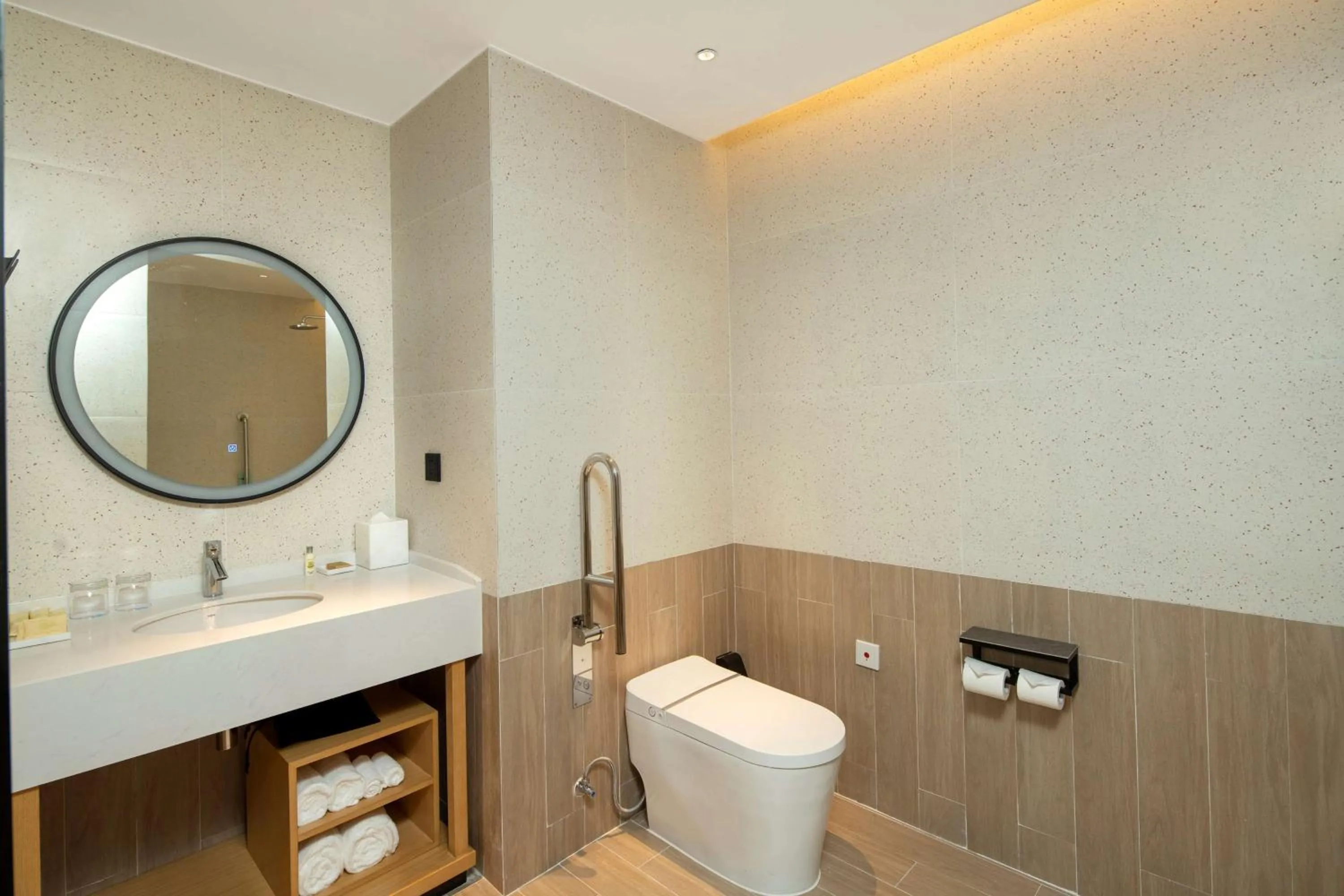Bathroom in Hilton Garden Inn Shenzhen Nanshan Avenue