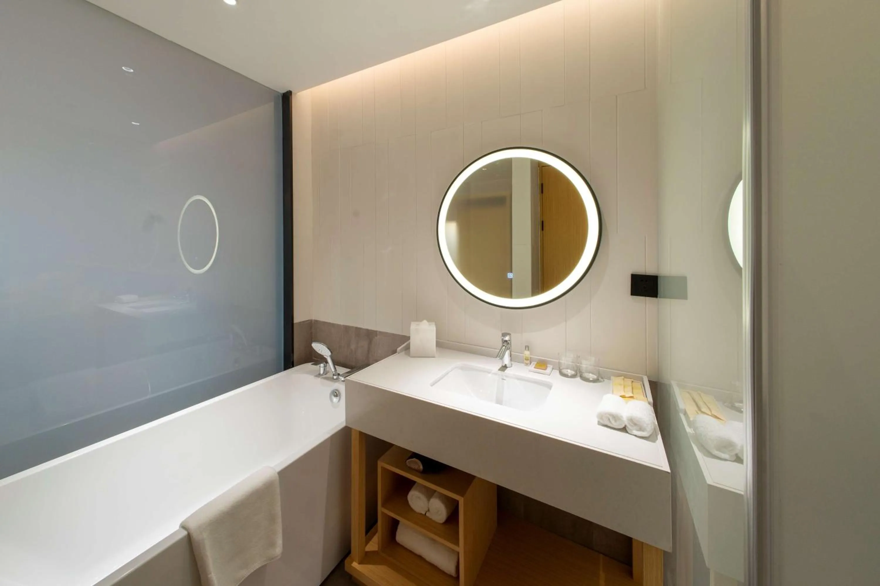 Bathroom in Hilton Garden Inn Shenzhen Nanshan Avenue