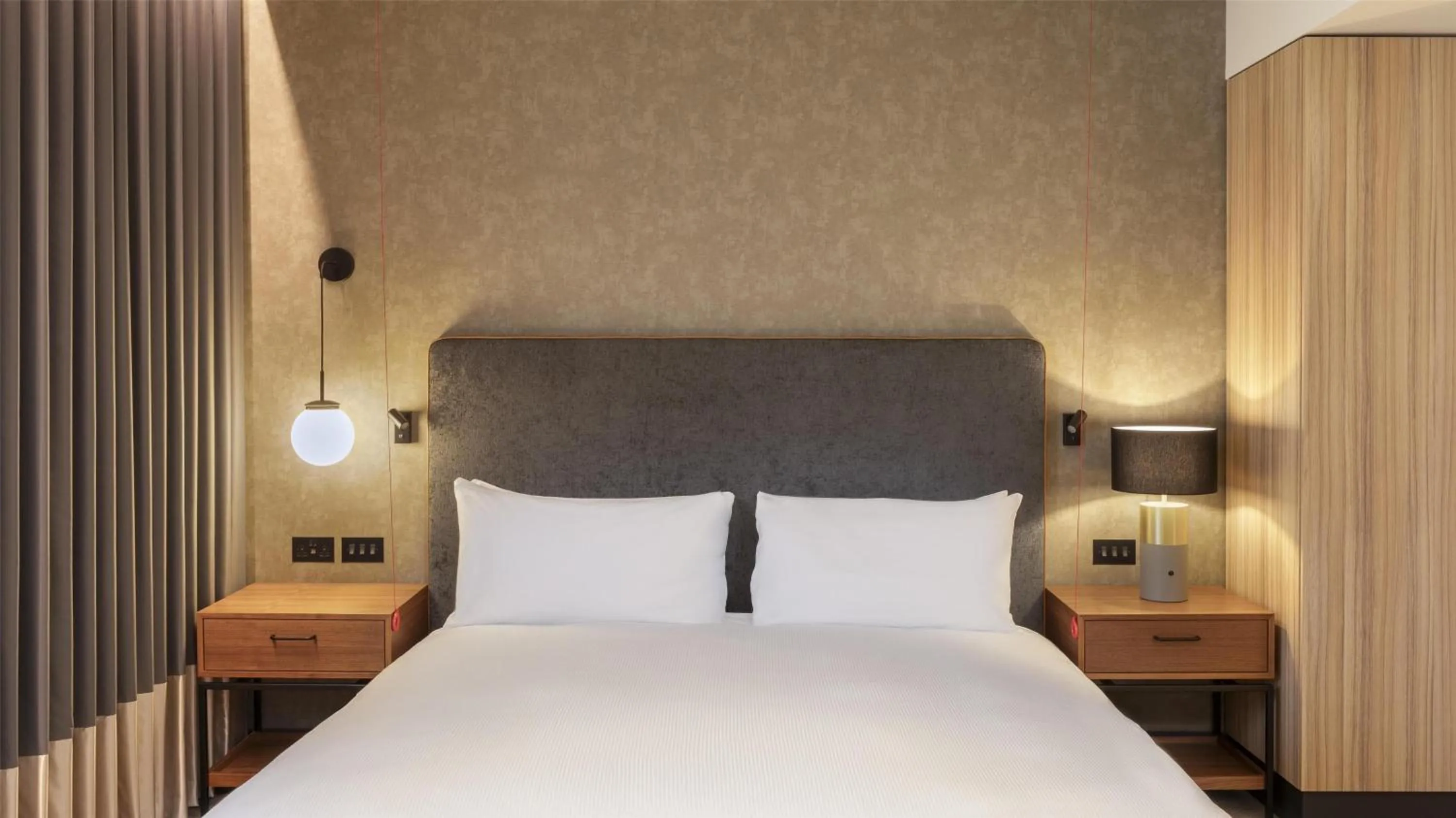 Bed in Hilton Woking