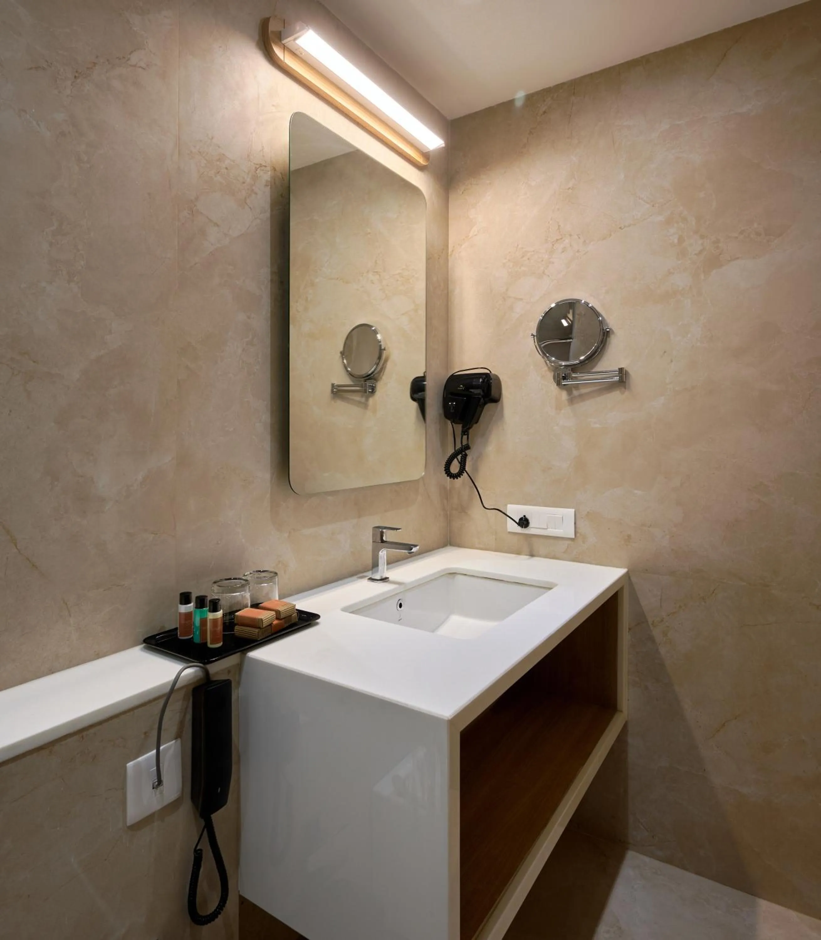 Lago Leisure Resort & Spa