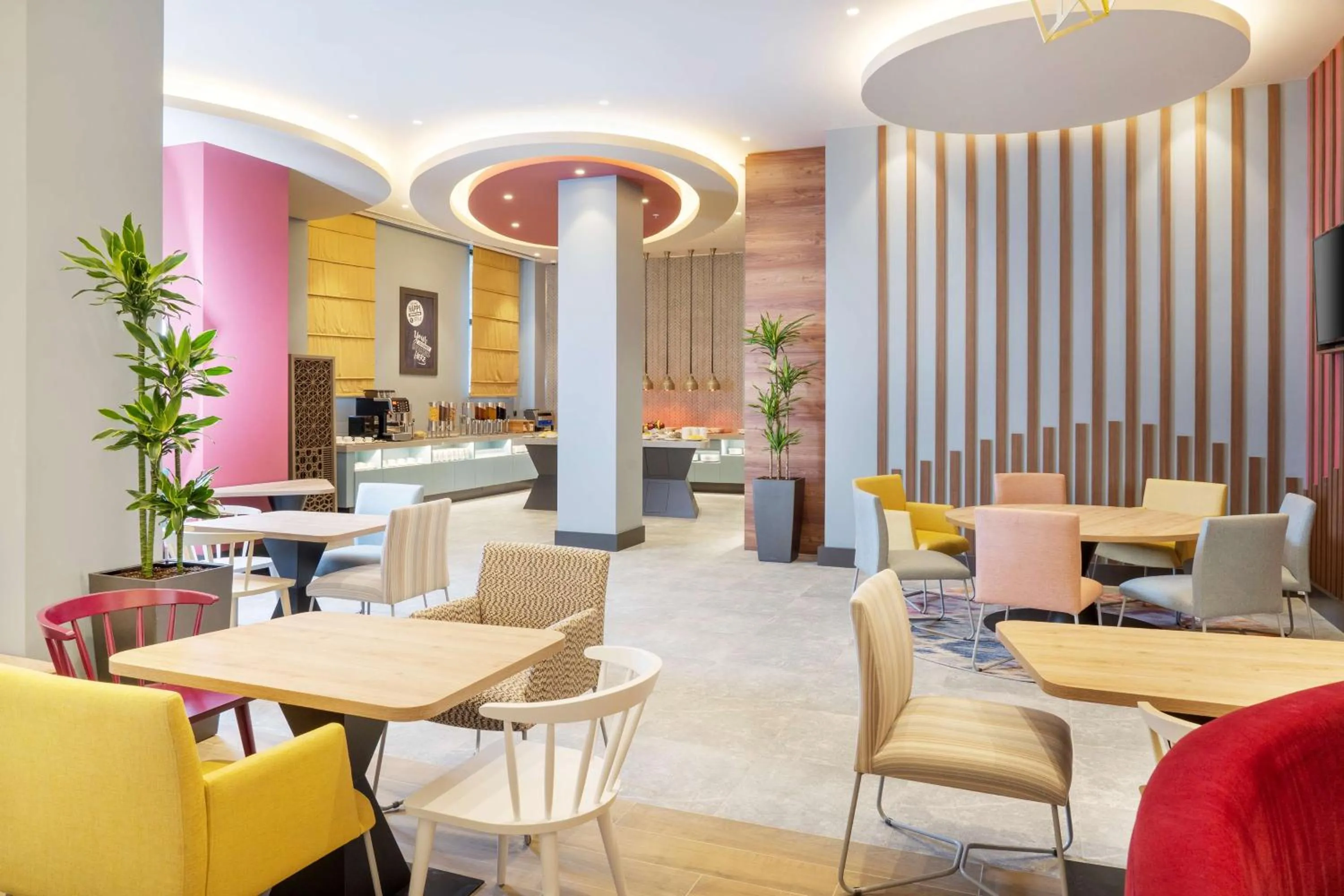 Restaurant/places to eat in Hampton By Hilton Tashkent