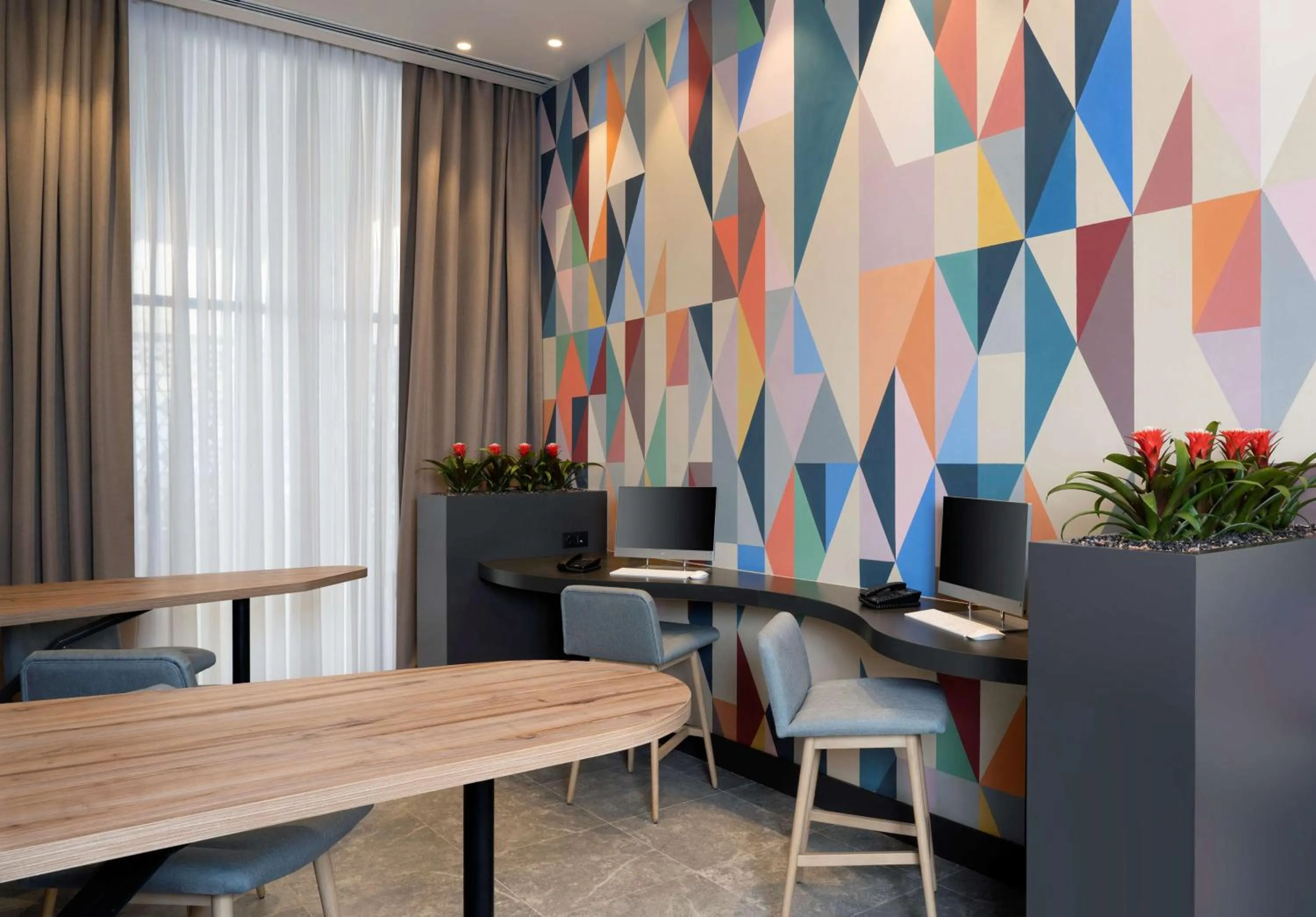 Business facilities in Hampton By Hilton Tashkent