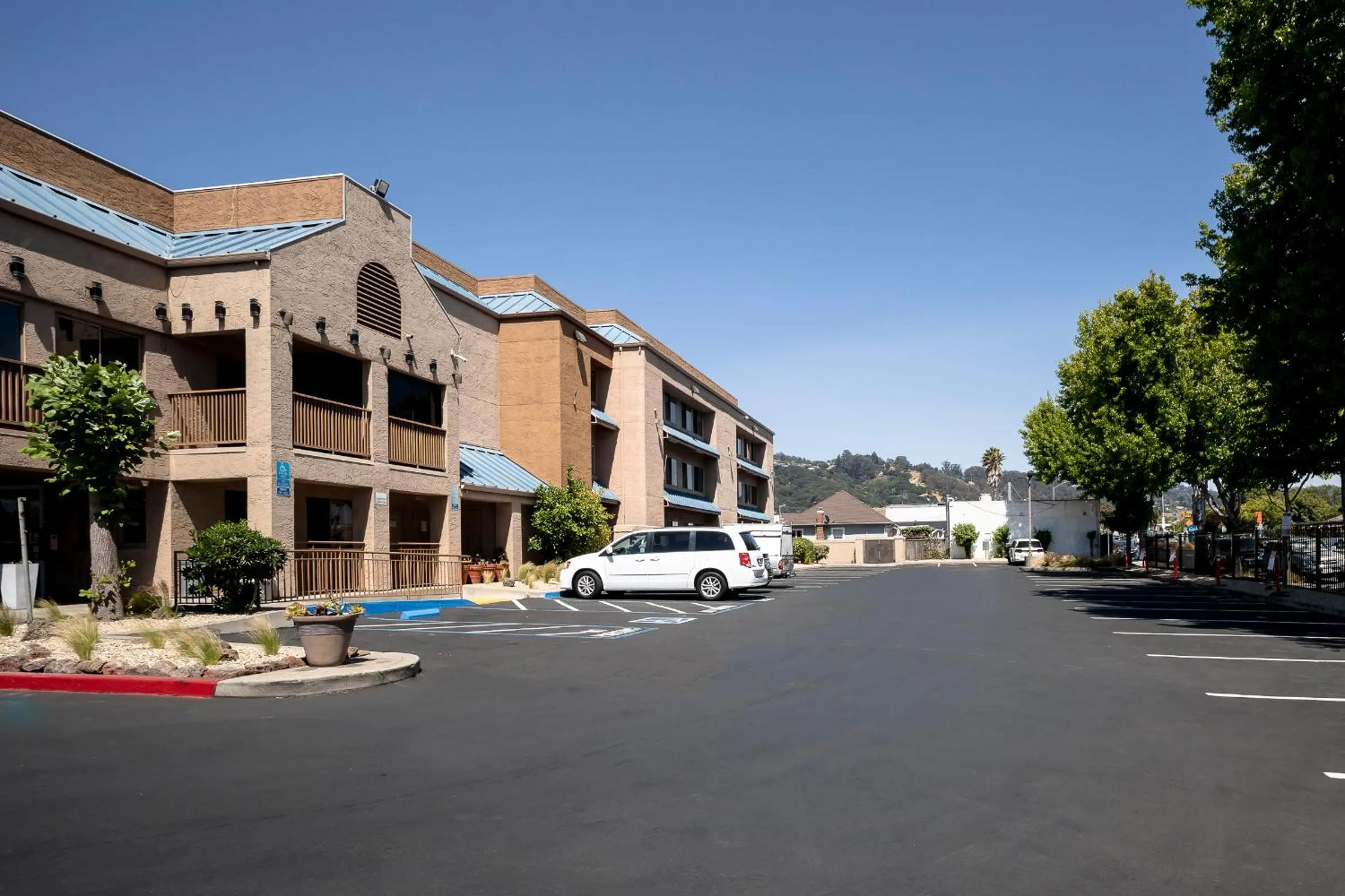 Property building in Hotel Mira Vista