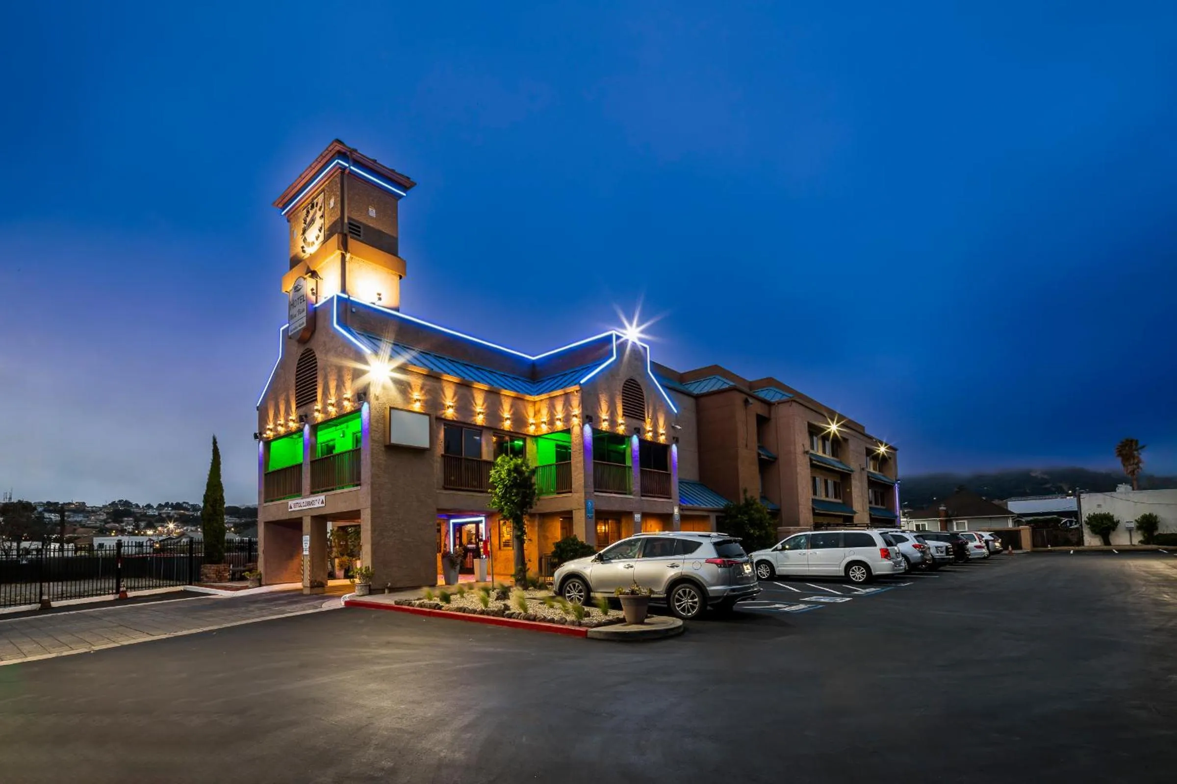 Property building in Hotel Mira Vista