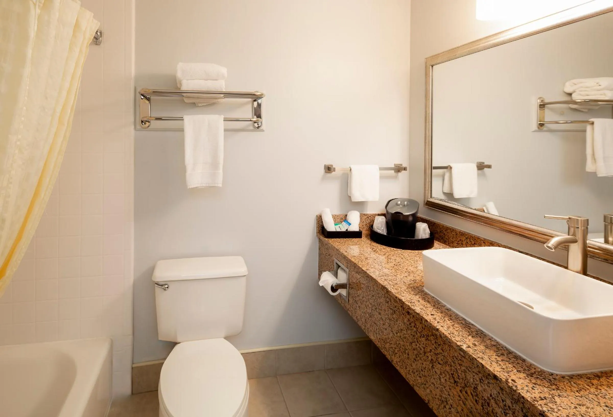 Toilet in Hotel Mira Vista