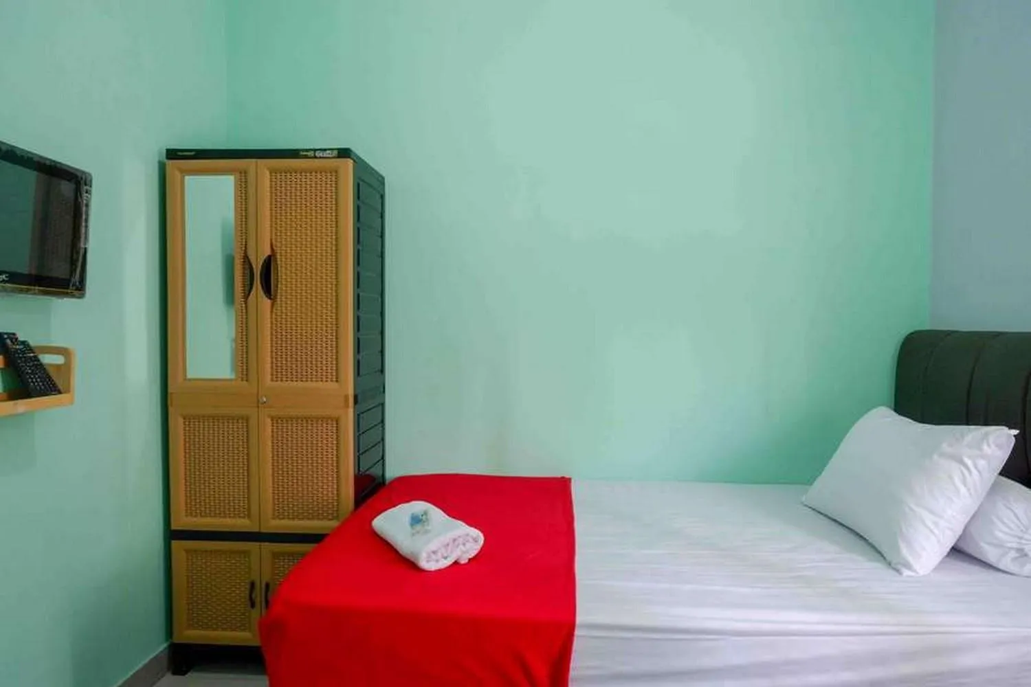 Bedroom, Bed in Griya Zukarnaen Syariah near Universitas Mercubuana Yogyakarta RedPartner