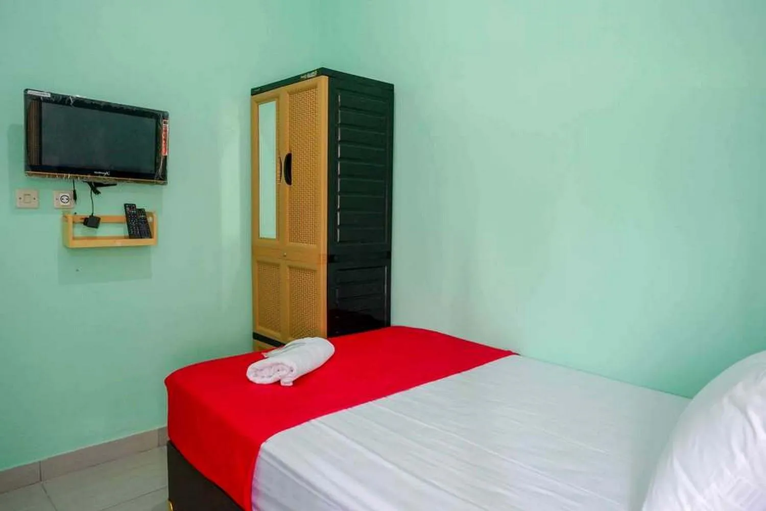 Bedroom, Bed in Griya Zukarnaen Syariah near Universitas Mercubuana Yogyakarta RedPartner