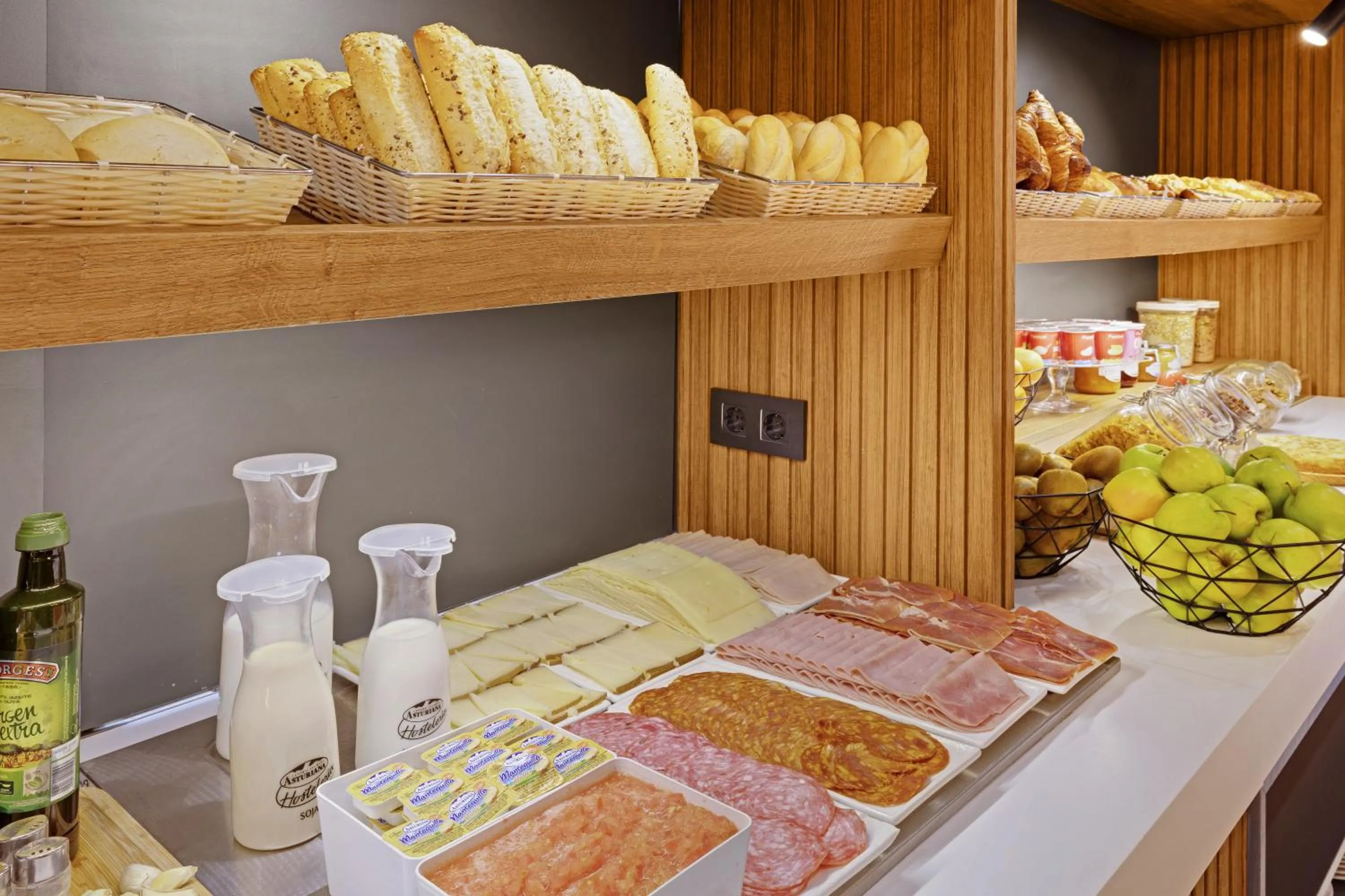 Breakfast in B&B HOTEL Málaga Centro