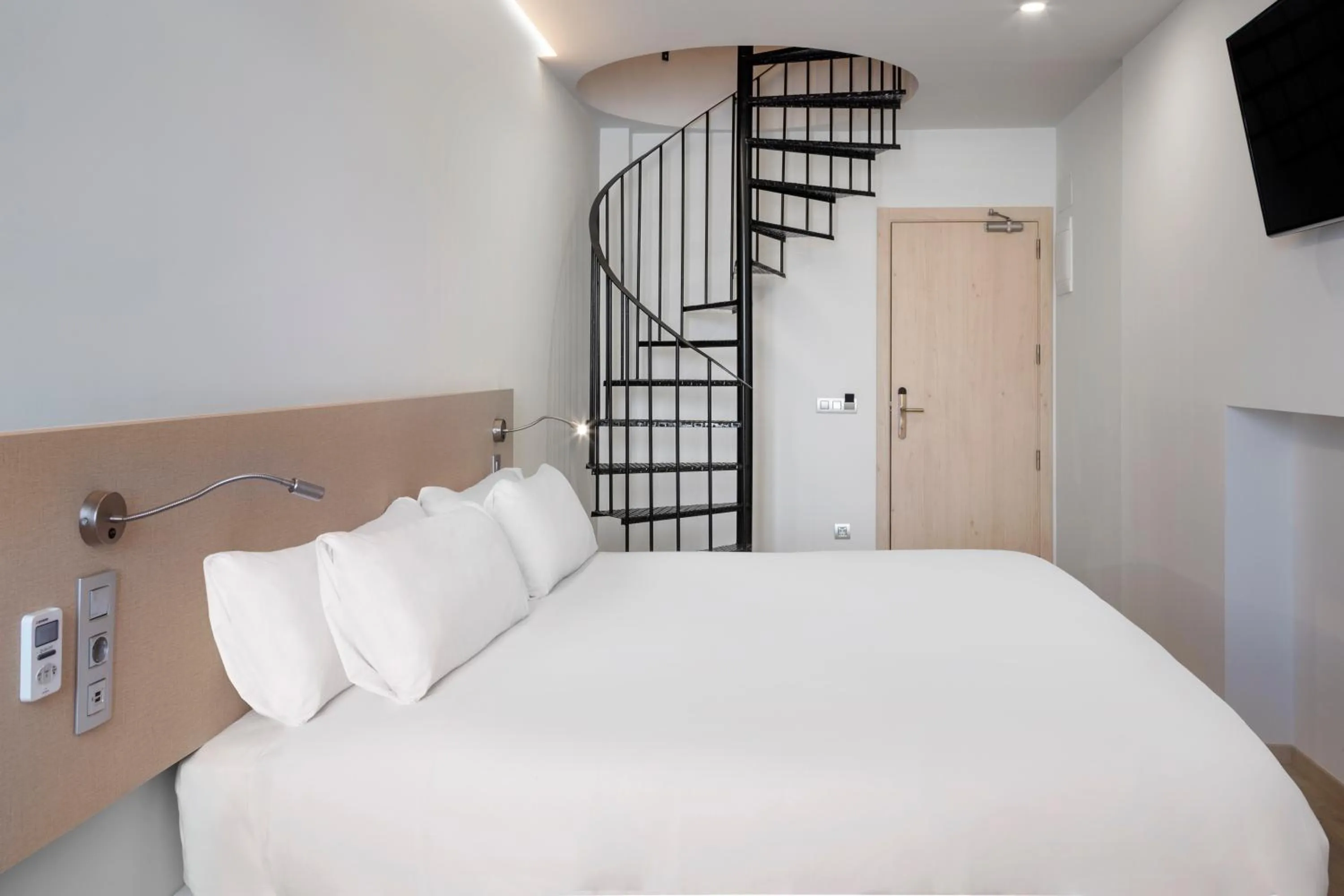 Photo of the whole room, Bed in B&B HOTEL Málaga Centro